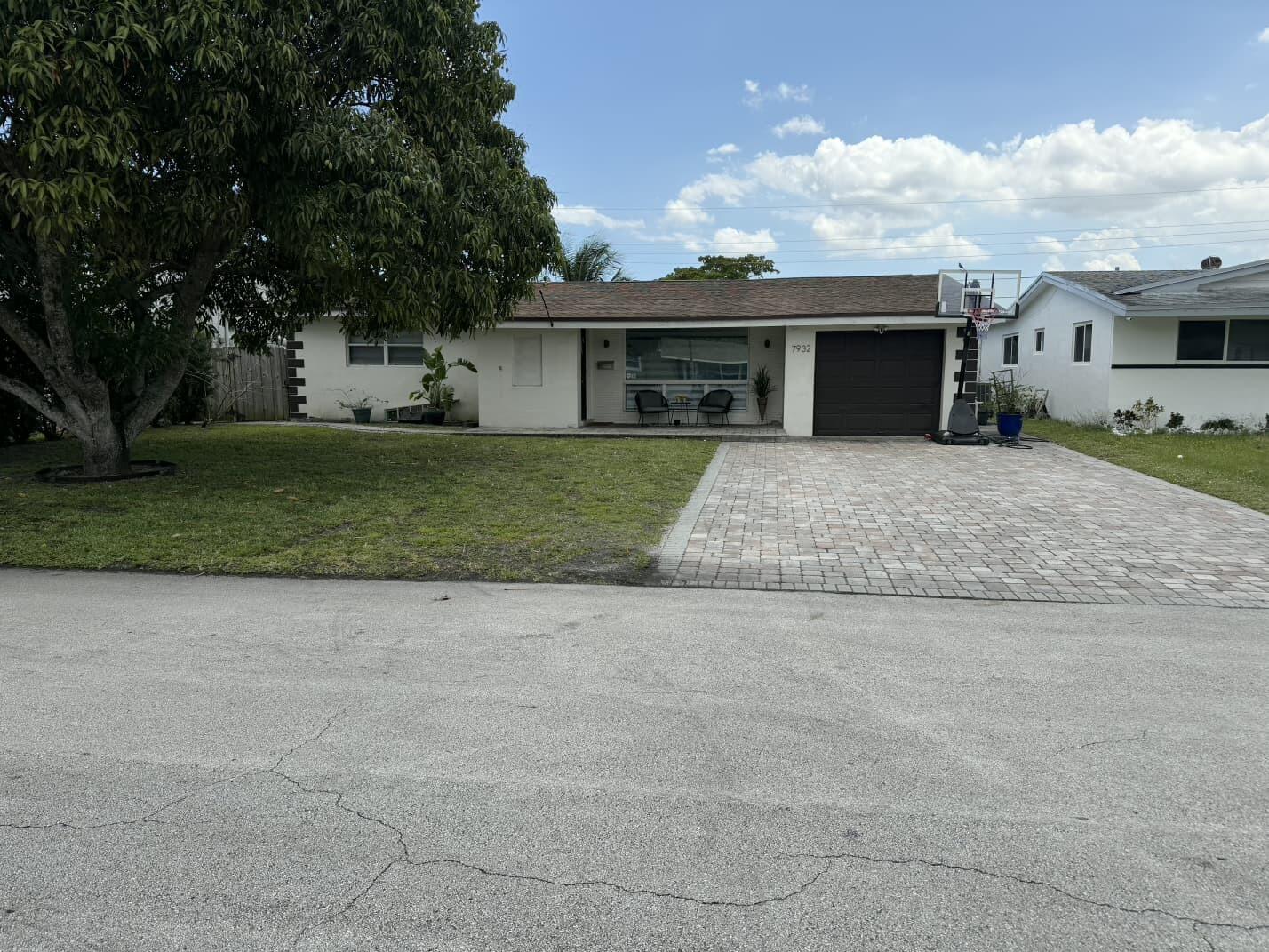 7932 Tropicana