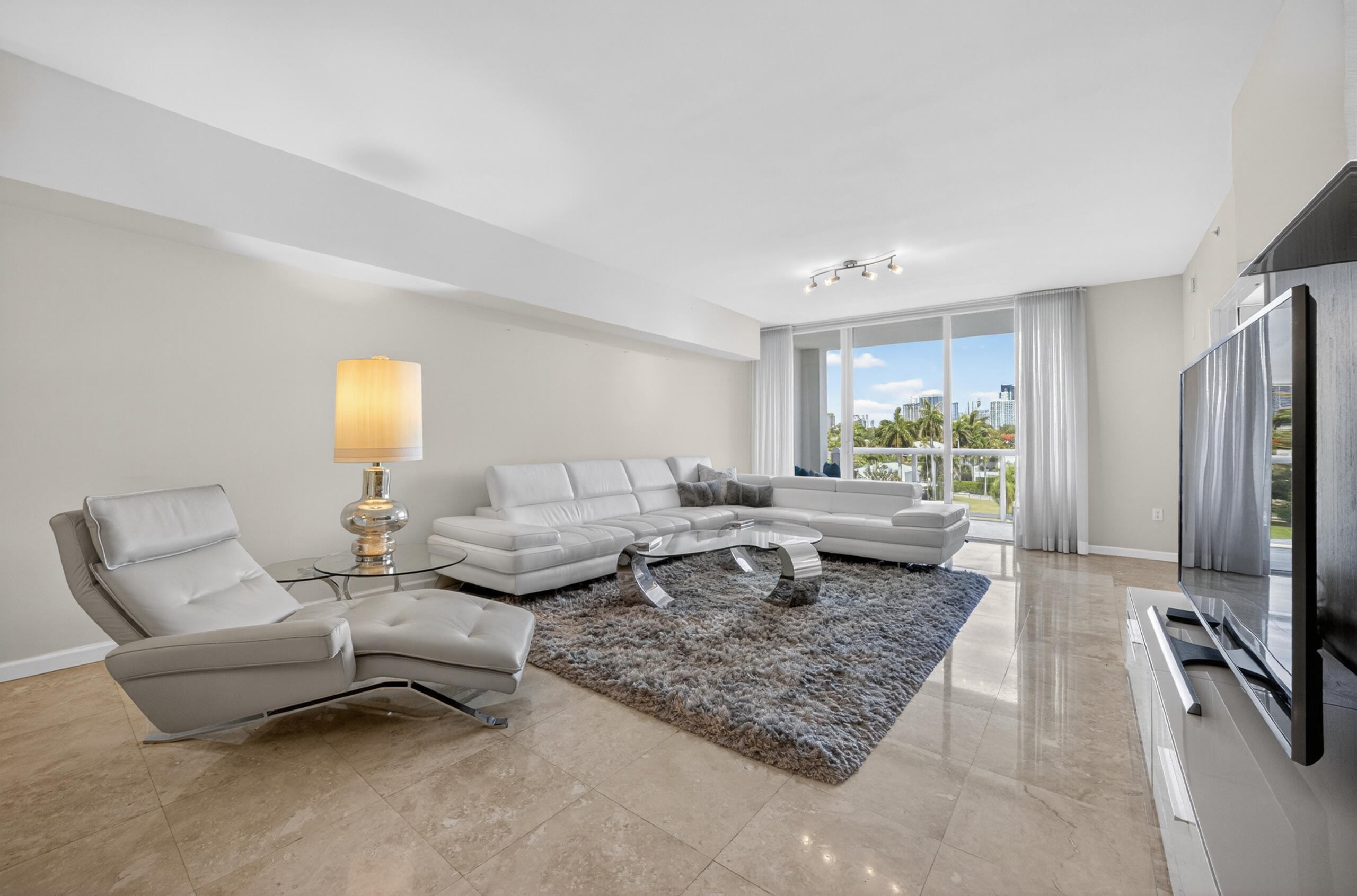 45 Hendricks #403 Fort Lauderdale, FL 33301