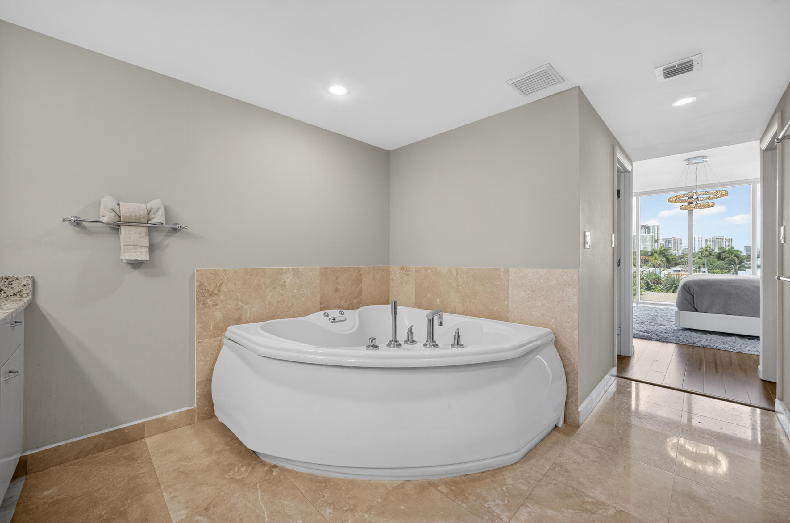 45 Hendricks #403 Fort Lauderdale, FL 33301