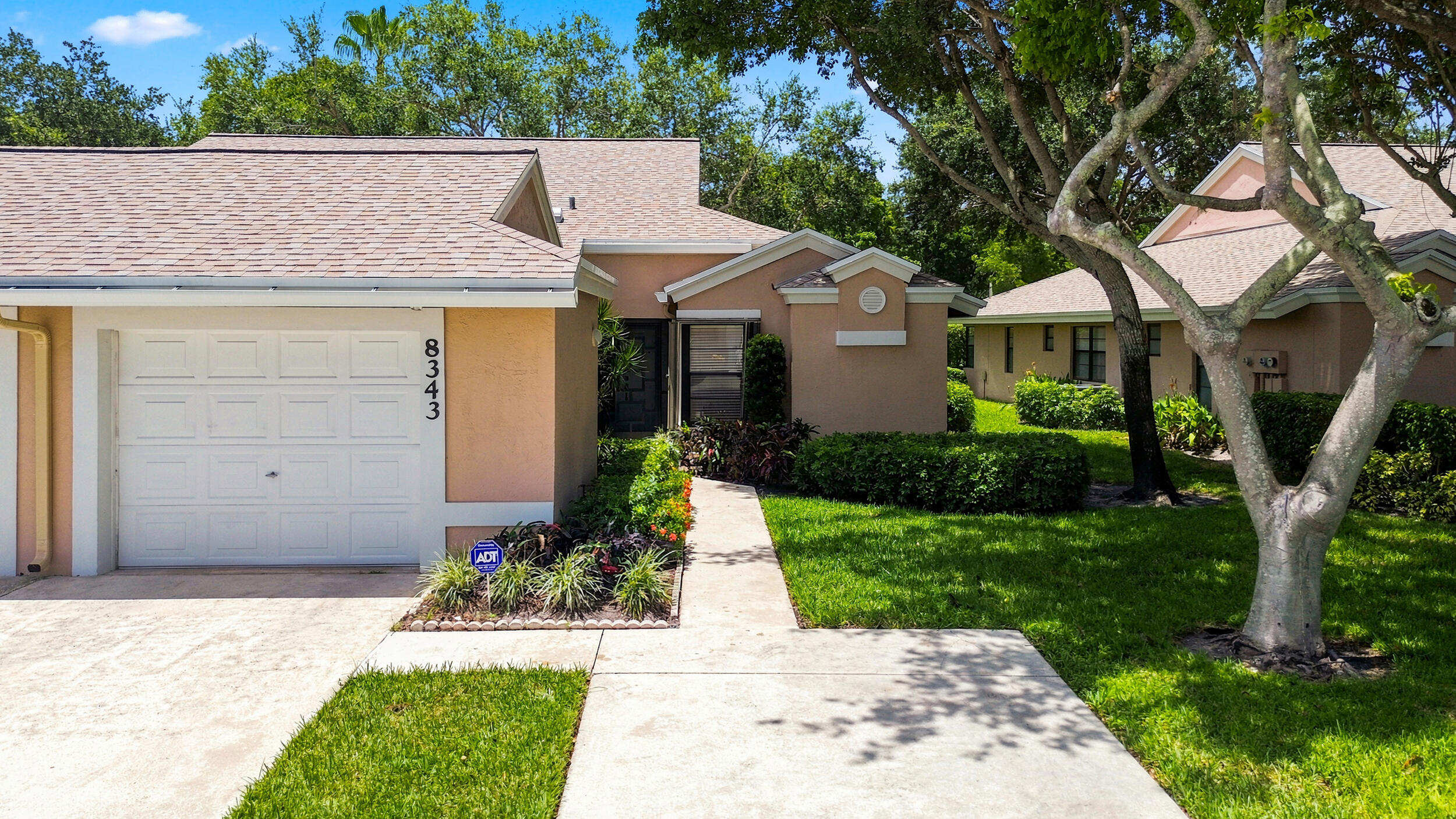 8343 Springlake
