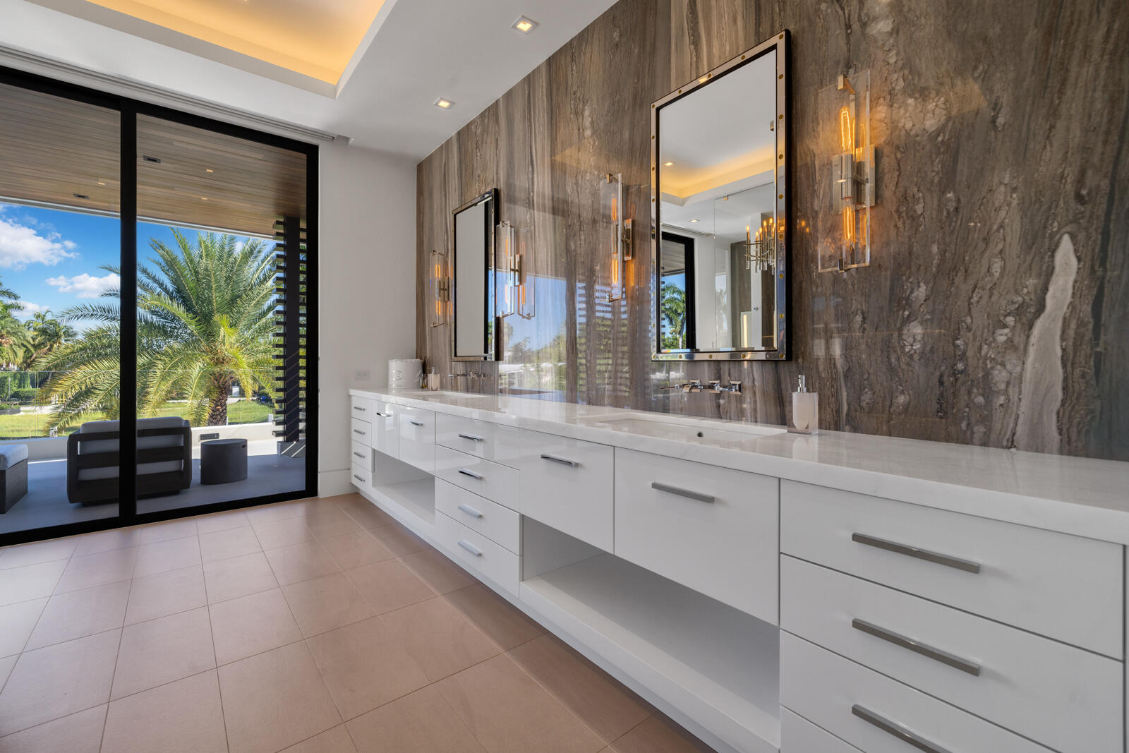 2423 Castilla Isle Fort Lauderdale, FL 33301