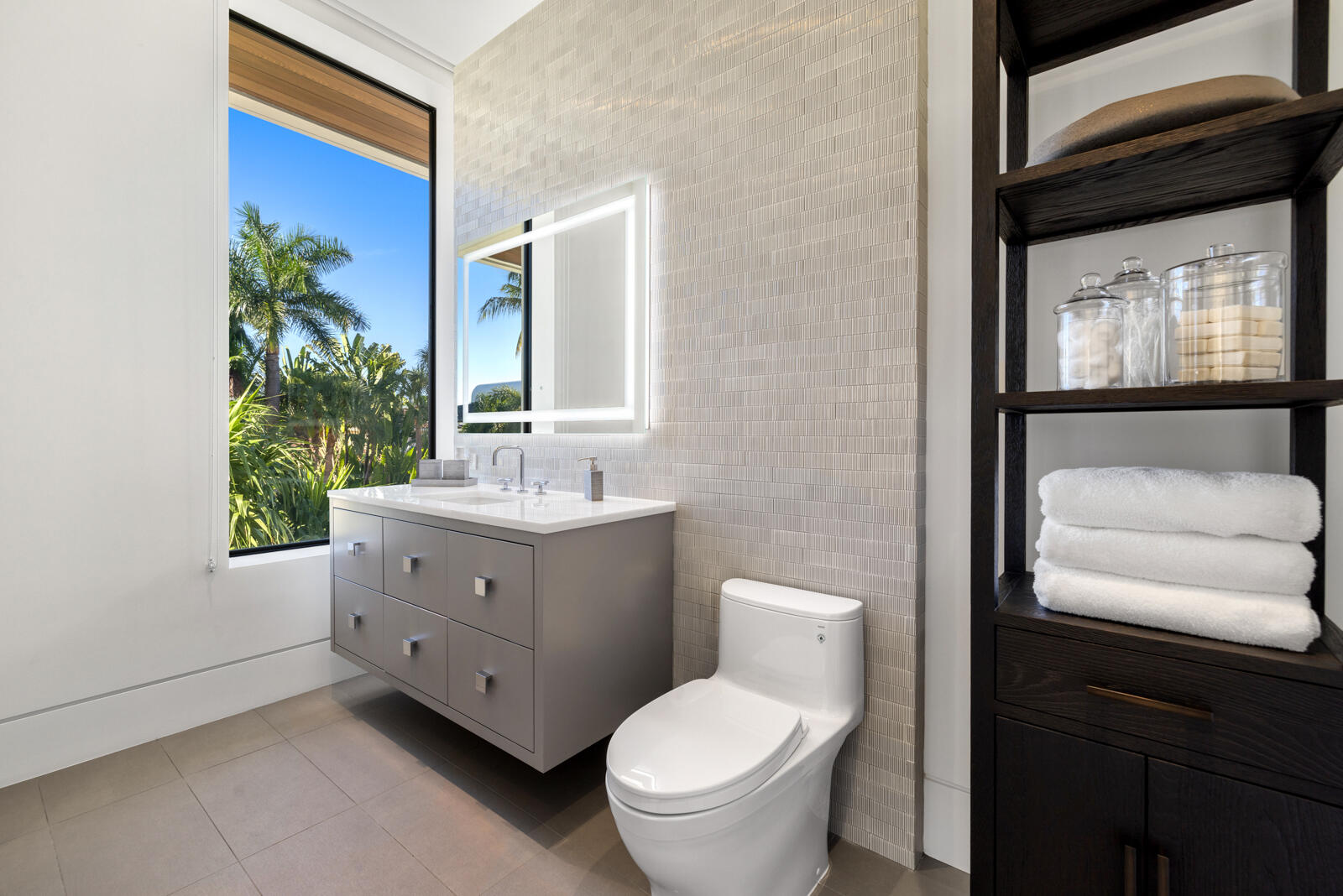 2423 Castilla Isle Fort Lauderdale, FL 33301