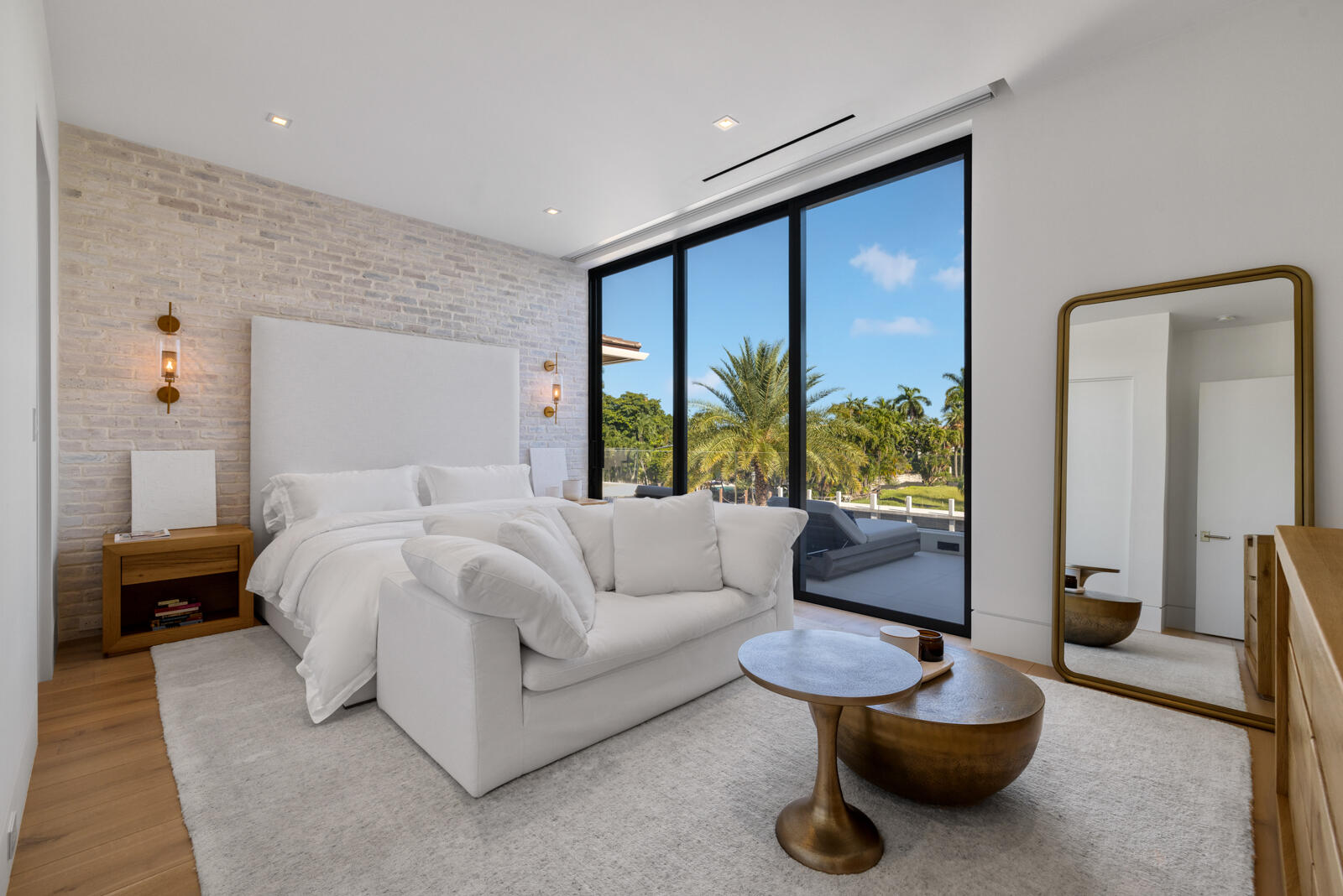 2423 Castilla Isle Fort Lauderdale, FL 33301