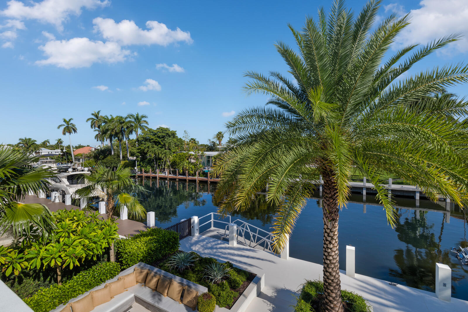 2423 Castilla Isle Fort Lauderdale, FL 33301