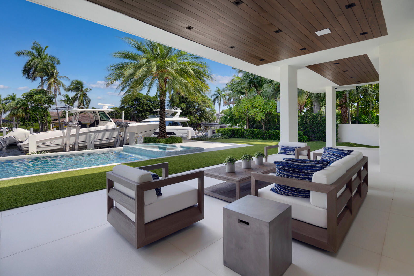2423 Castilla Isle Fort Lauderdale, FL 33301