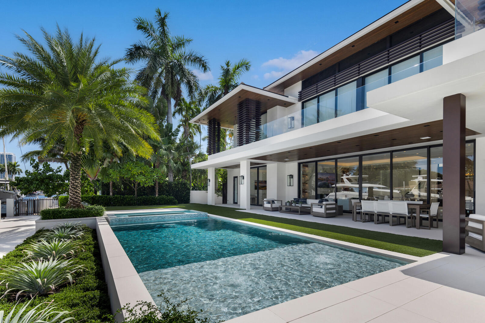 2423 Castilla Isle Fort Lauderdale, FL 33301