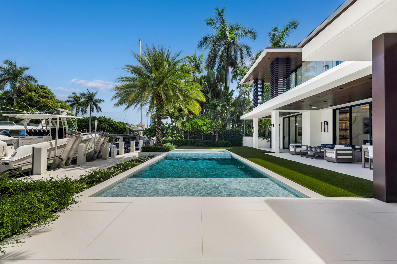 2423 Castilla Isle Fort Lauderdale, FL 33301