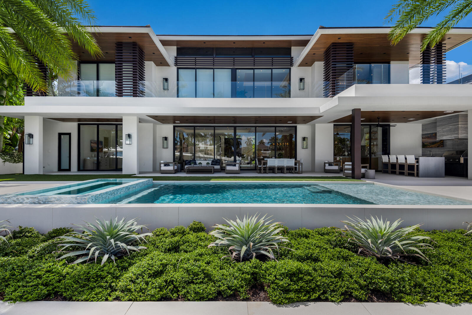 2423 Castilla Isle Fort Lauderdale, FL 33301
