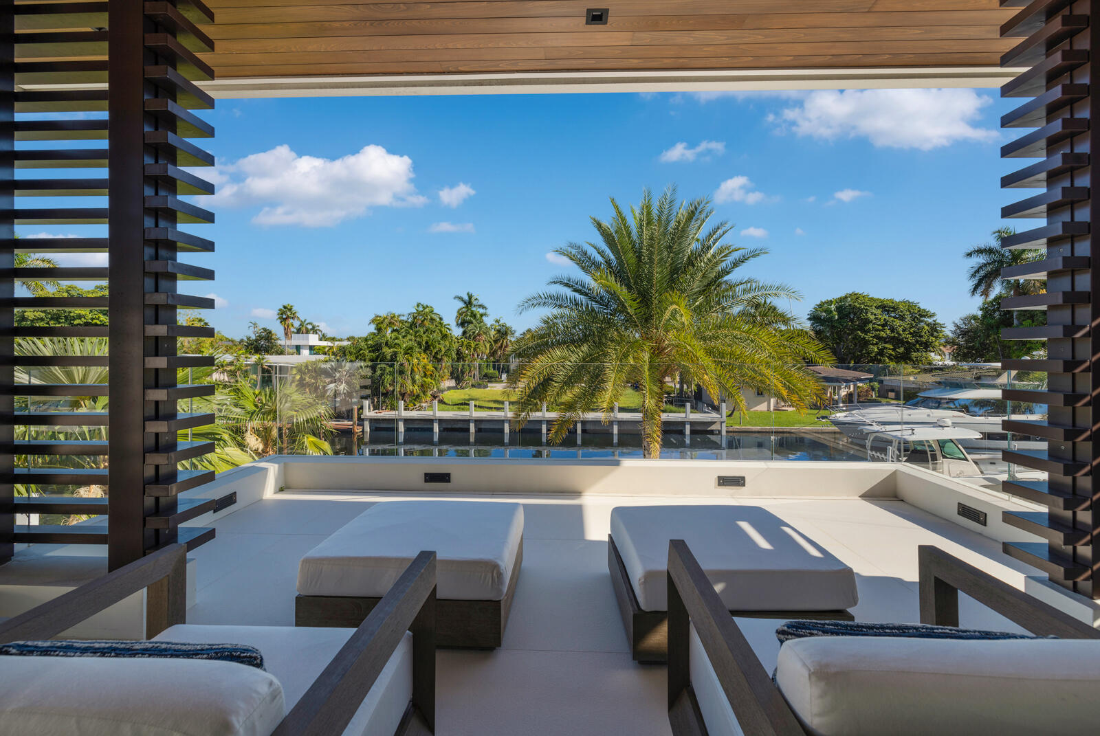 2423 Castilla Isle Fort Lauderdale, FL 33301