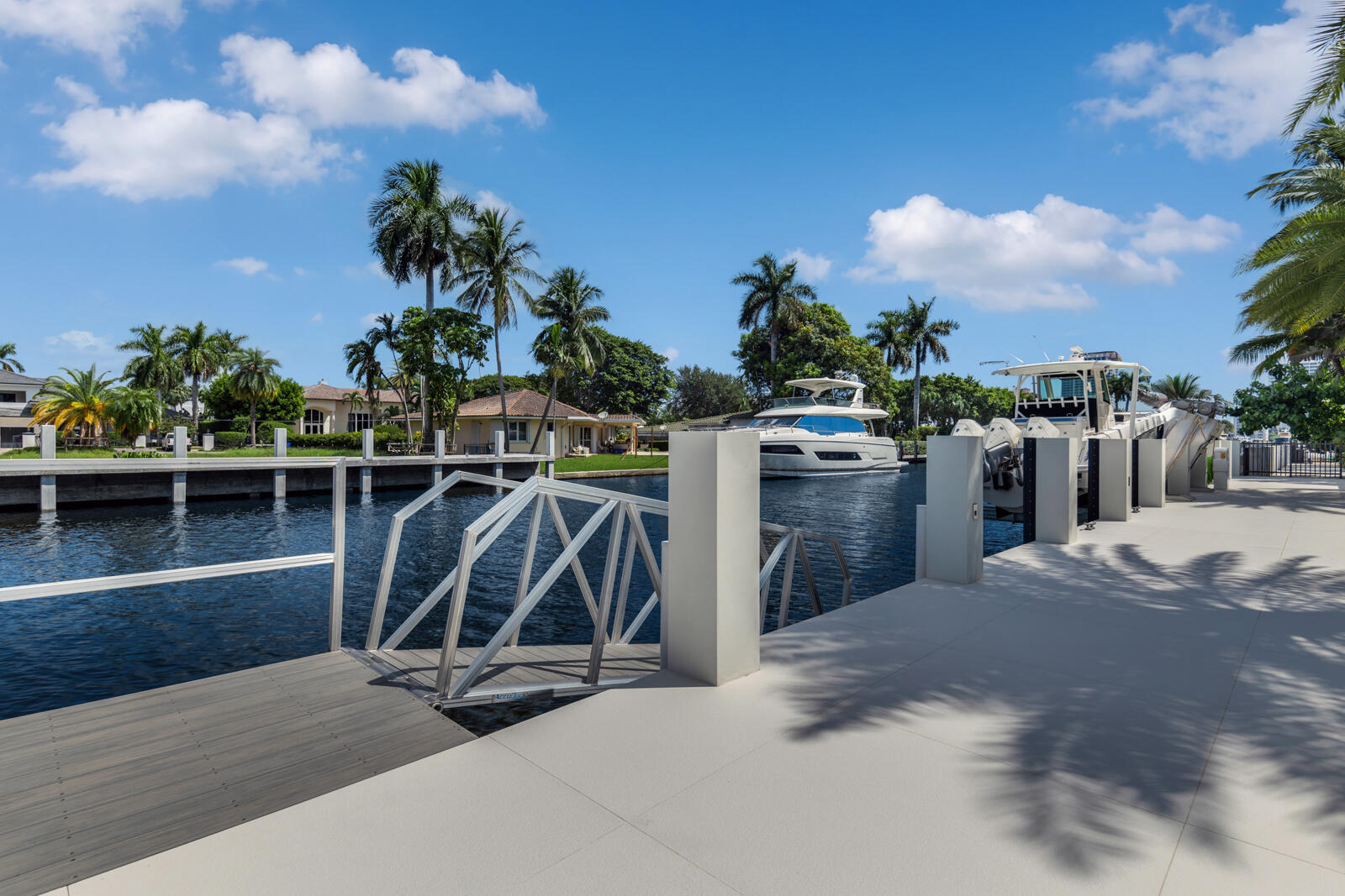 2423 Castilla Isle Fort Lauderdale, FL 33301