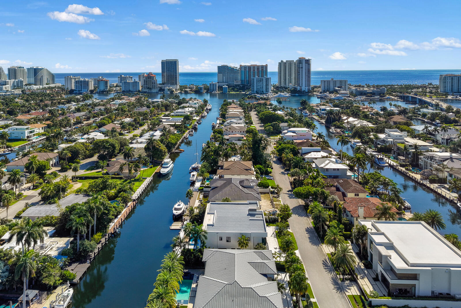 2423 Castilla Isle Fort Lauderdale, FL 33301