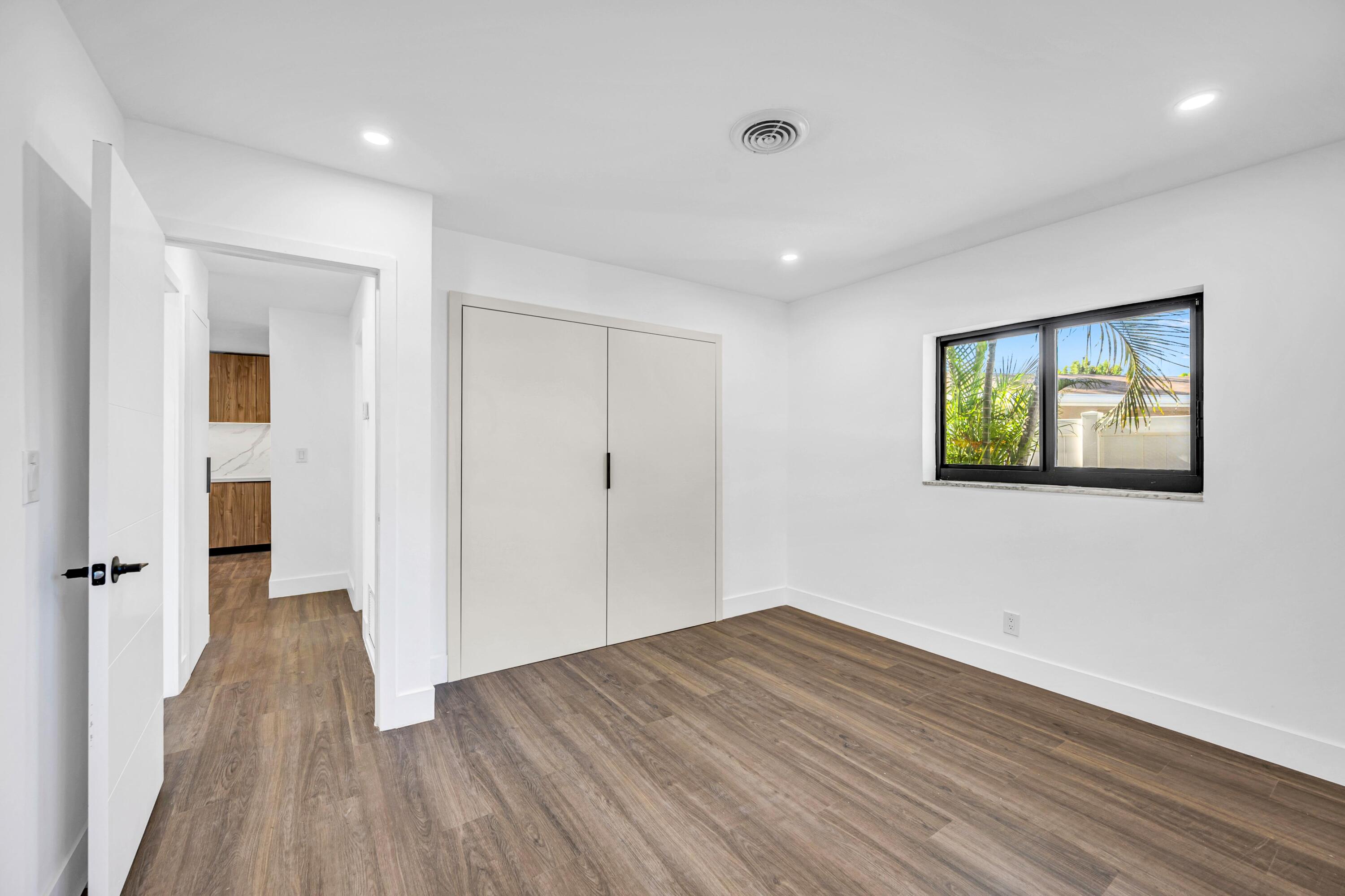 1120 SE 9th Ave Pompano Beach, FL 33060