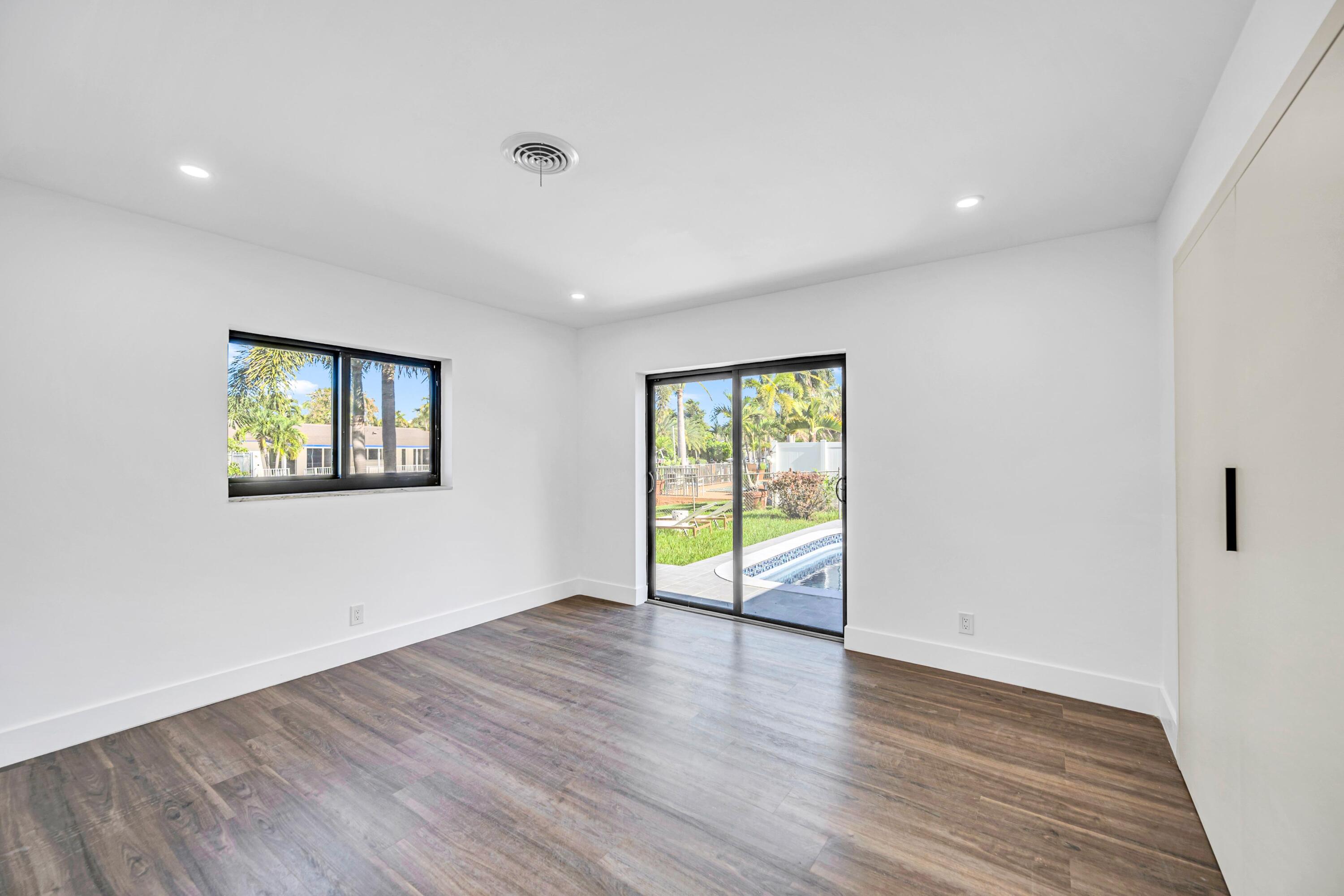 1120 SE 9th Ave Pompano Beach, FL 33060