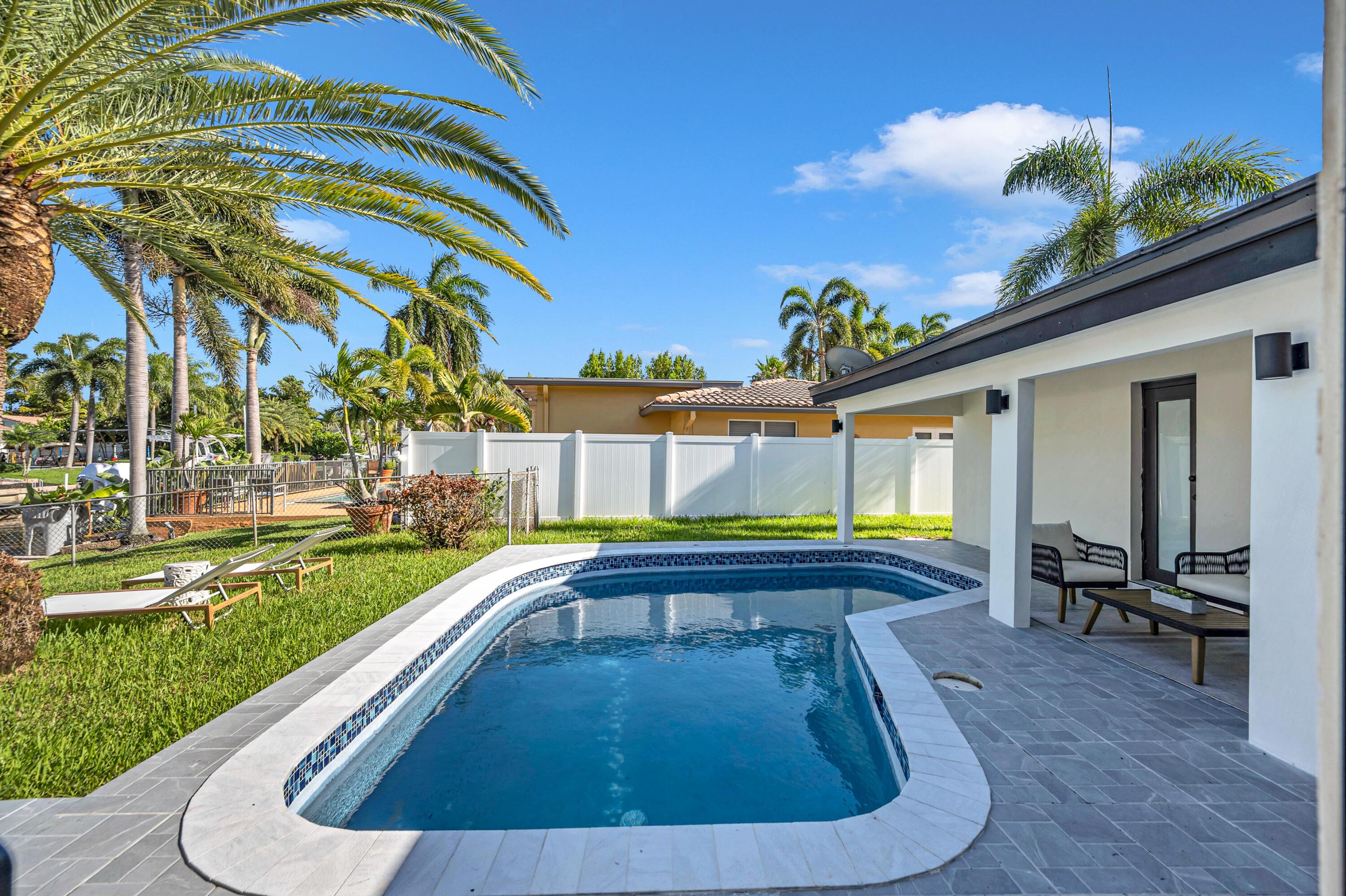 1120 SE 9th Ave Pompano Beach, FL 33060