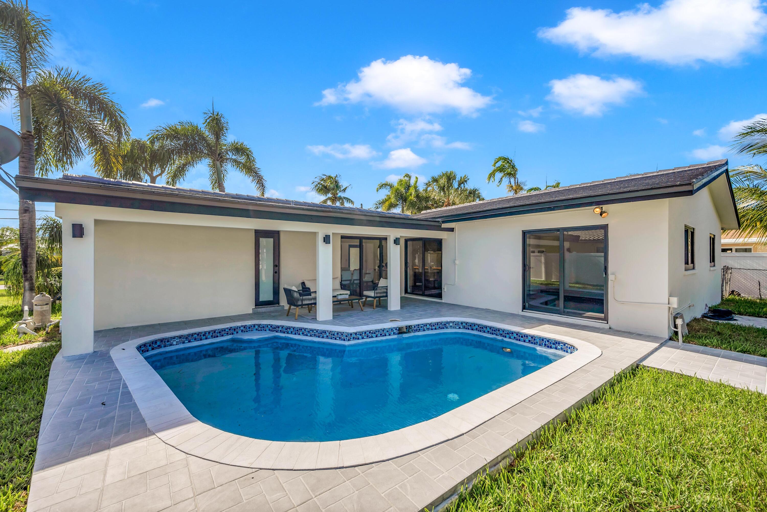 1120 SE 9th Ave Pompano Beach, FL 33060