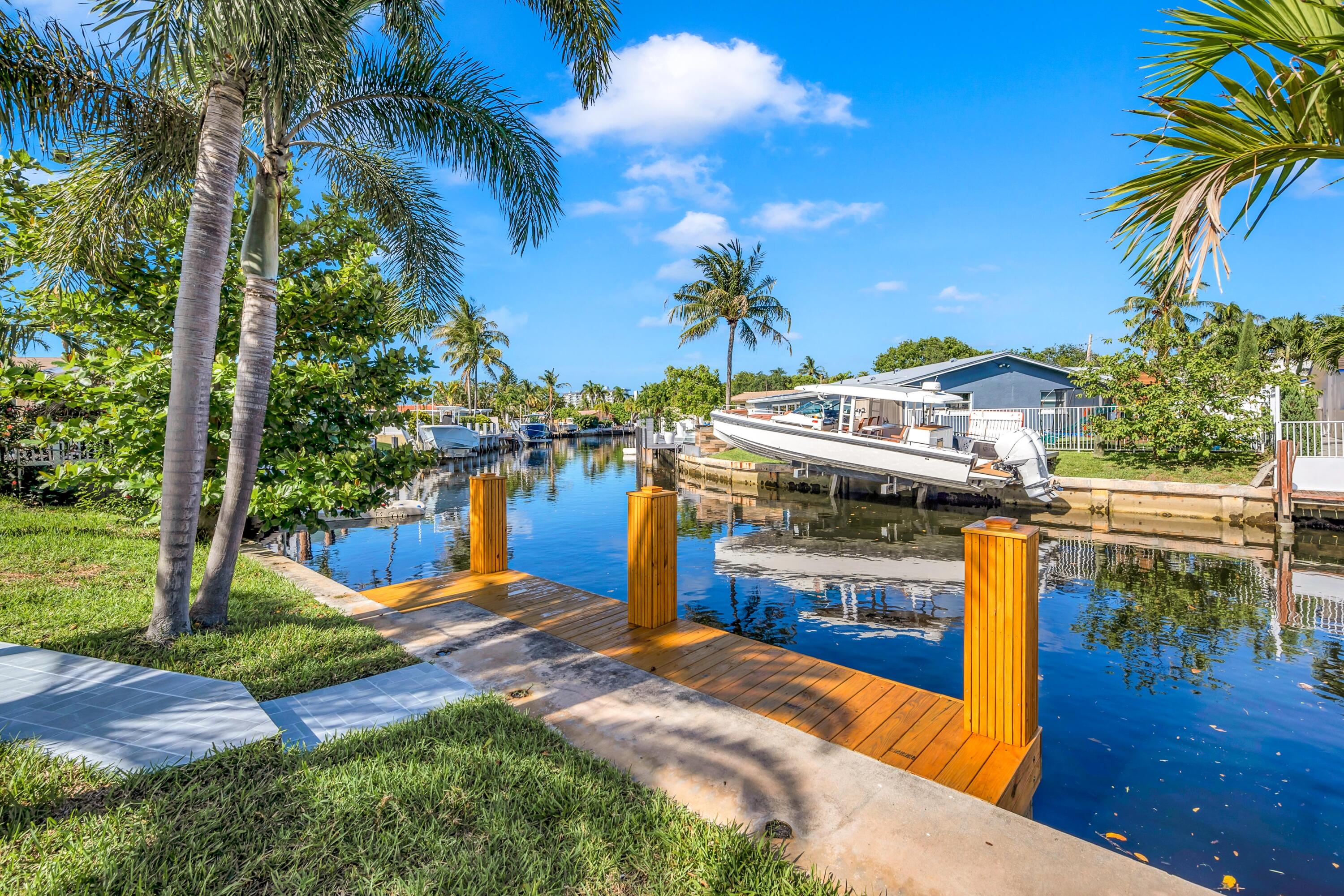 1120 SE 9th Ave Pompano Beach, FL 33060