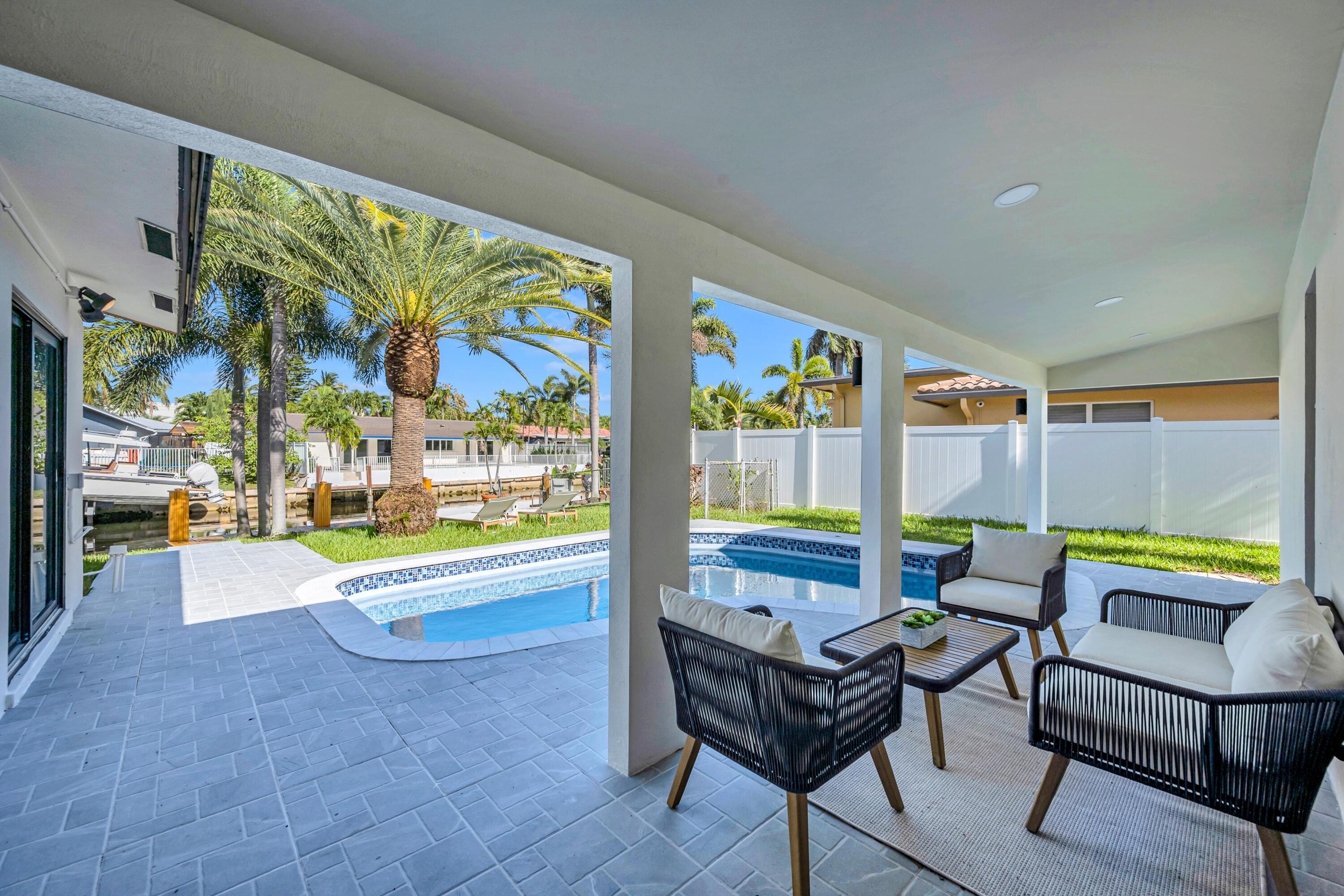 1120 SE 9th Ave Pompano Beach, FL 33060