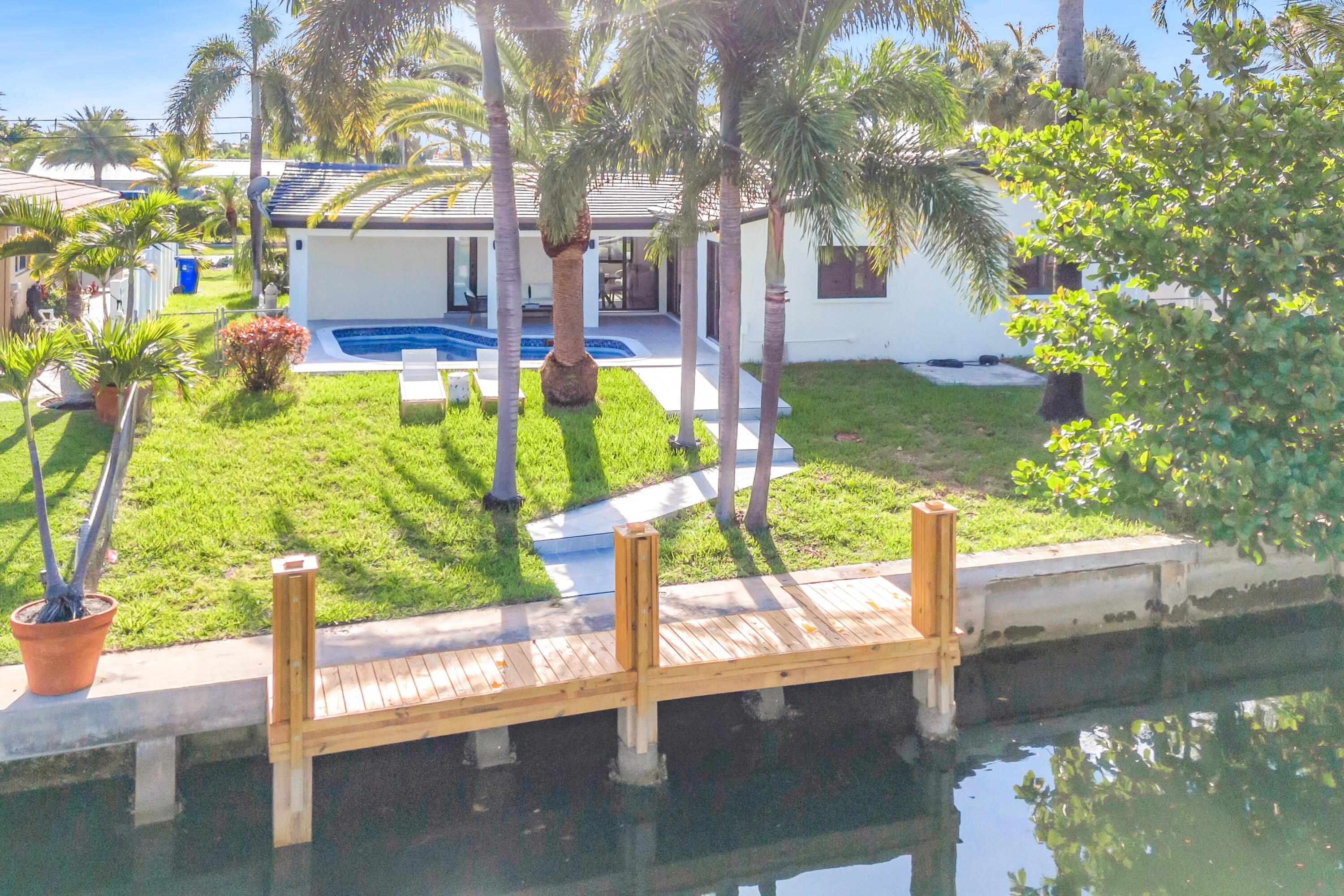 1120 SE 9th Ave Pompano Beach, FL 33060