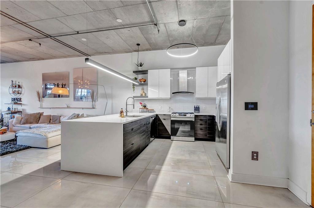 411 NW 1st Ave #204