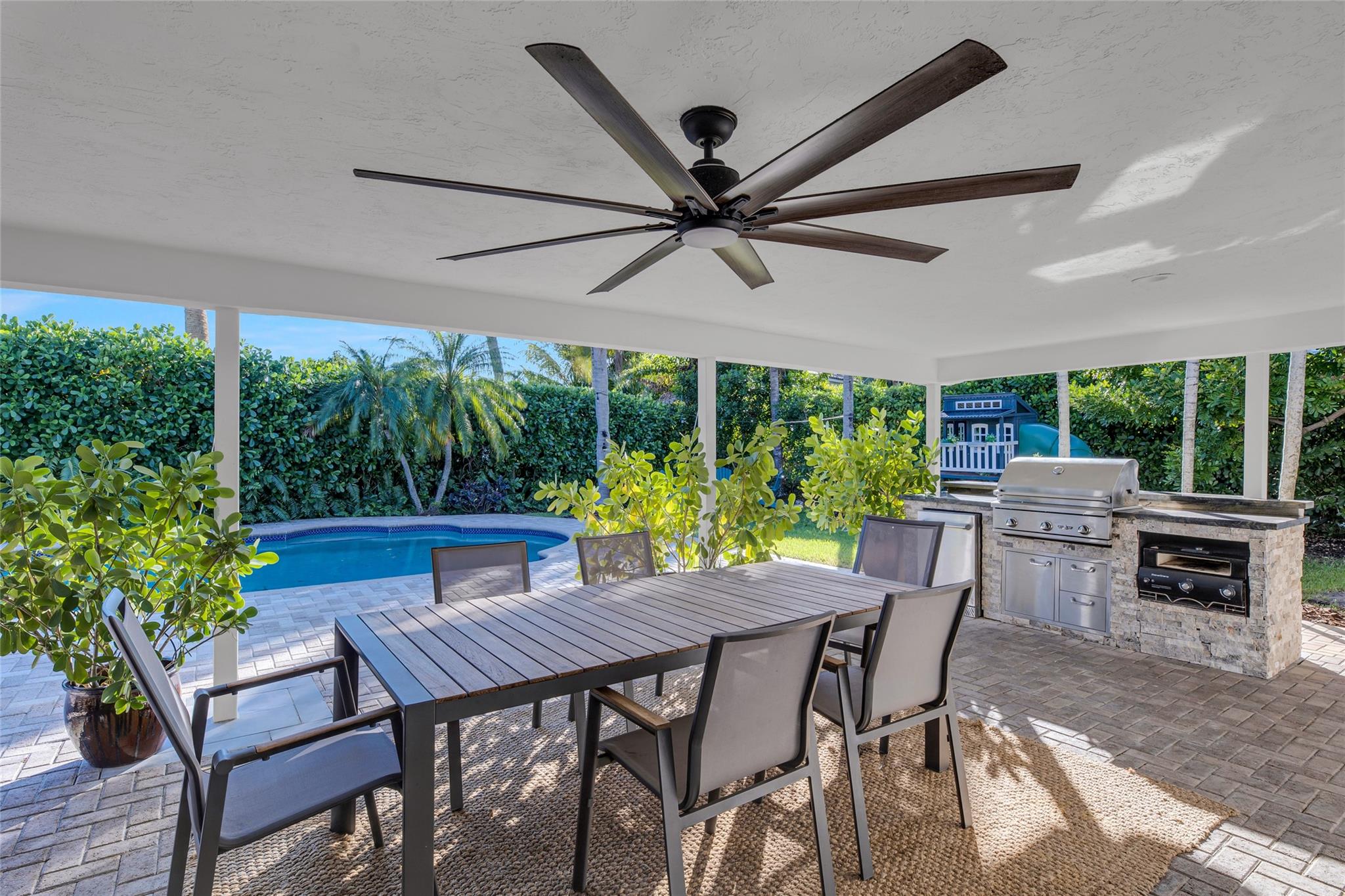 2 Mendota Ln Sea Ranch Lakes, FL 33308