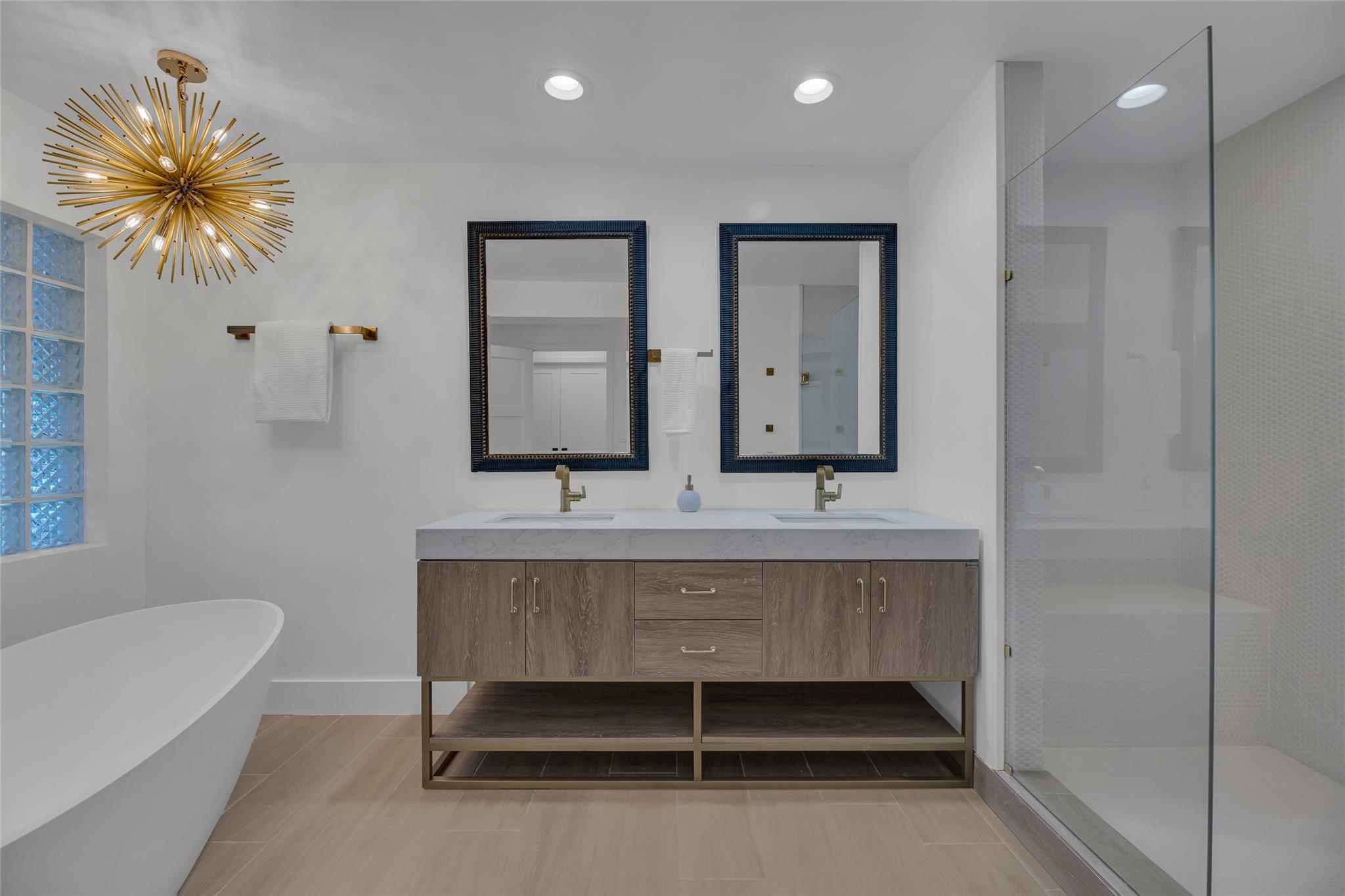 2 Mendota Ln Sea Ranch Lakes, FL 33308