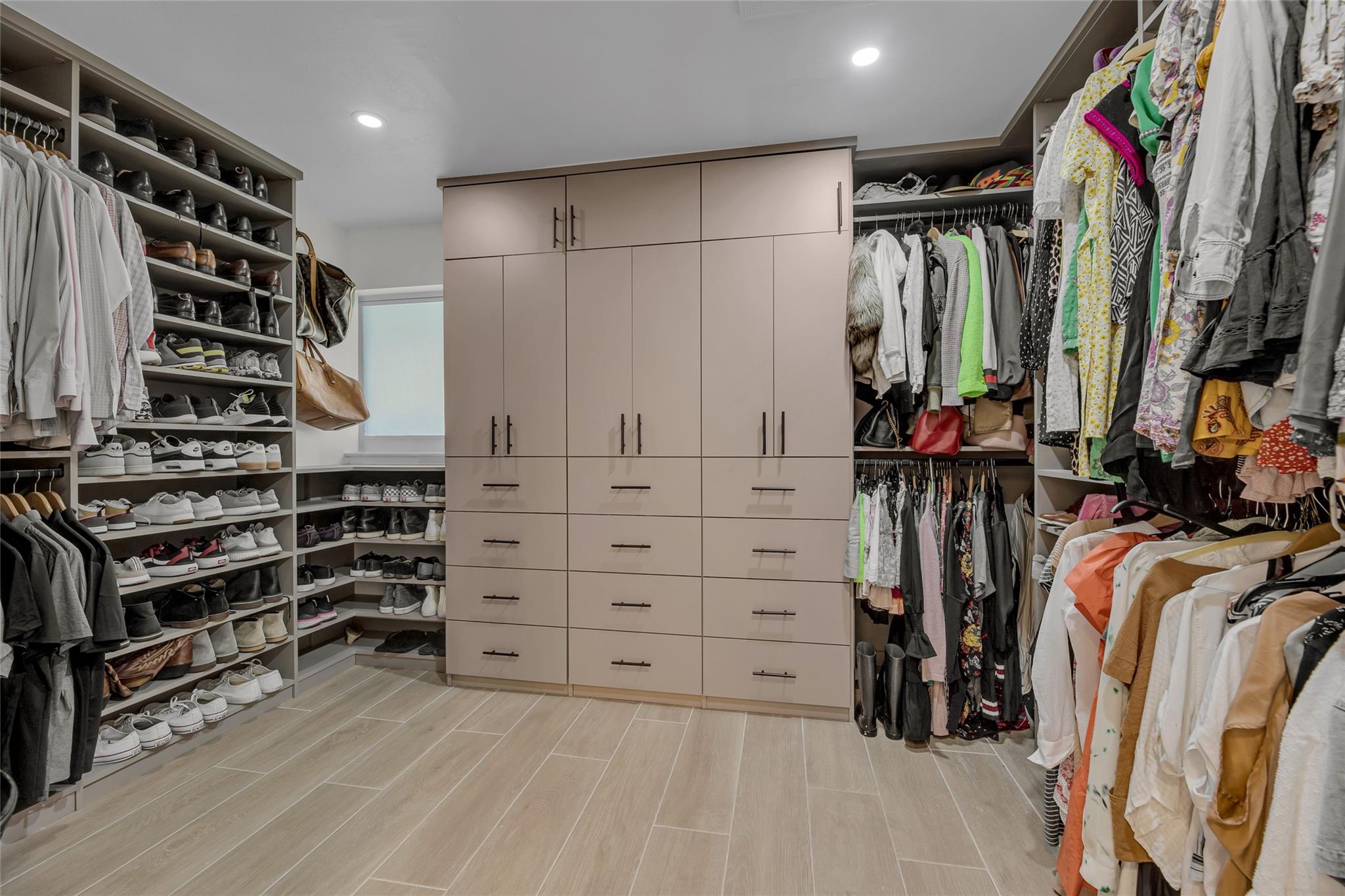 2 Mendota Ln Sea Ranch Lakes, FL 33308