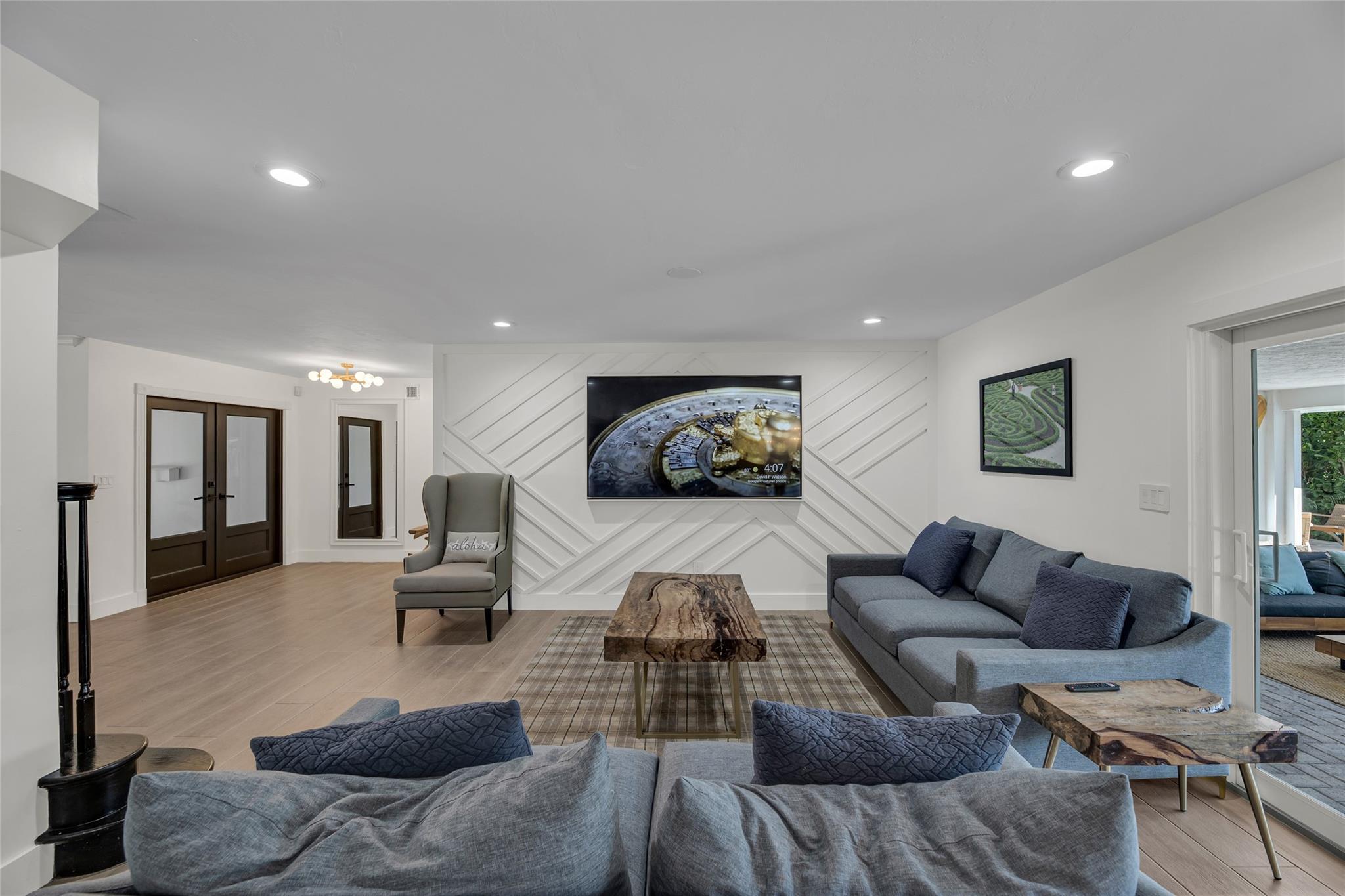 2 Mendota Ln Sea Ranch Lakes, FL 33308