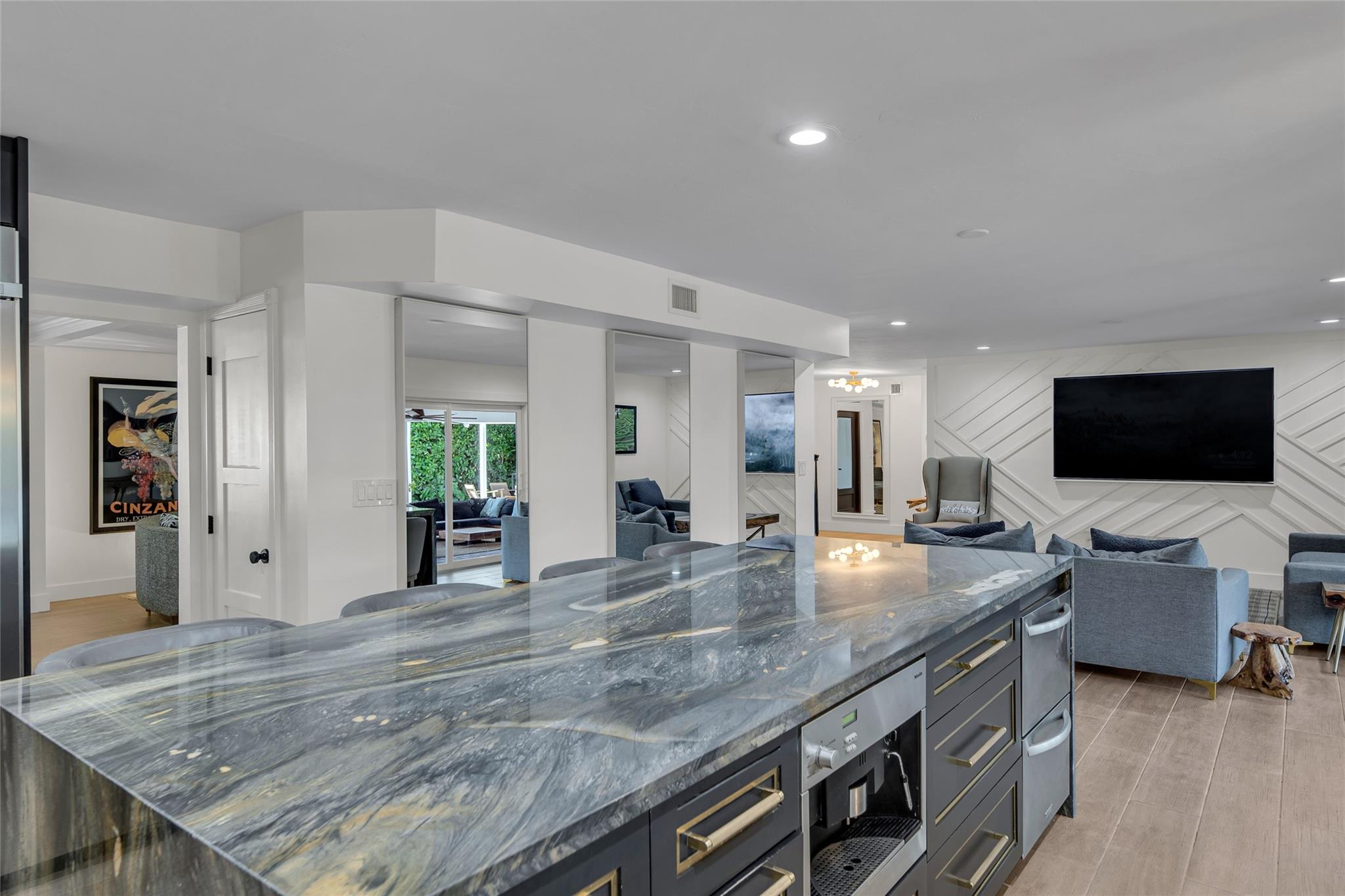 2 Mendota Ln Sea Ranch Lakes, FL 33308