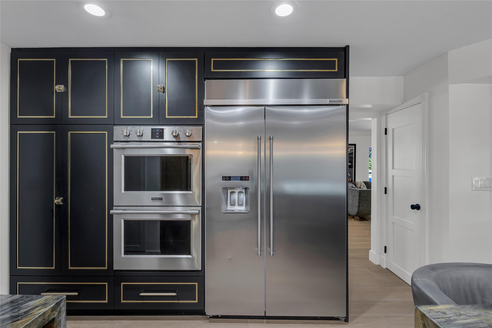 2 Mendota Ln Sea Ranch Lakes, FL 33308