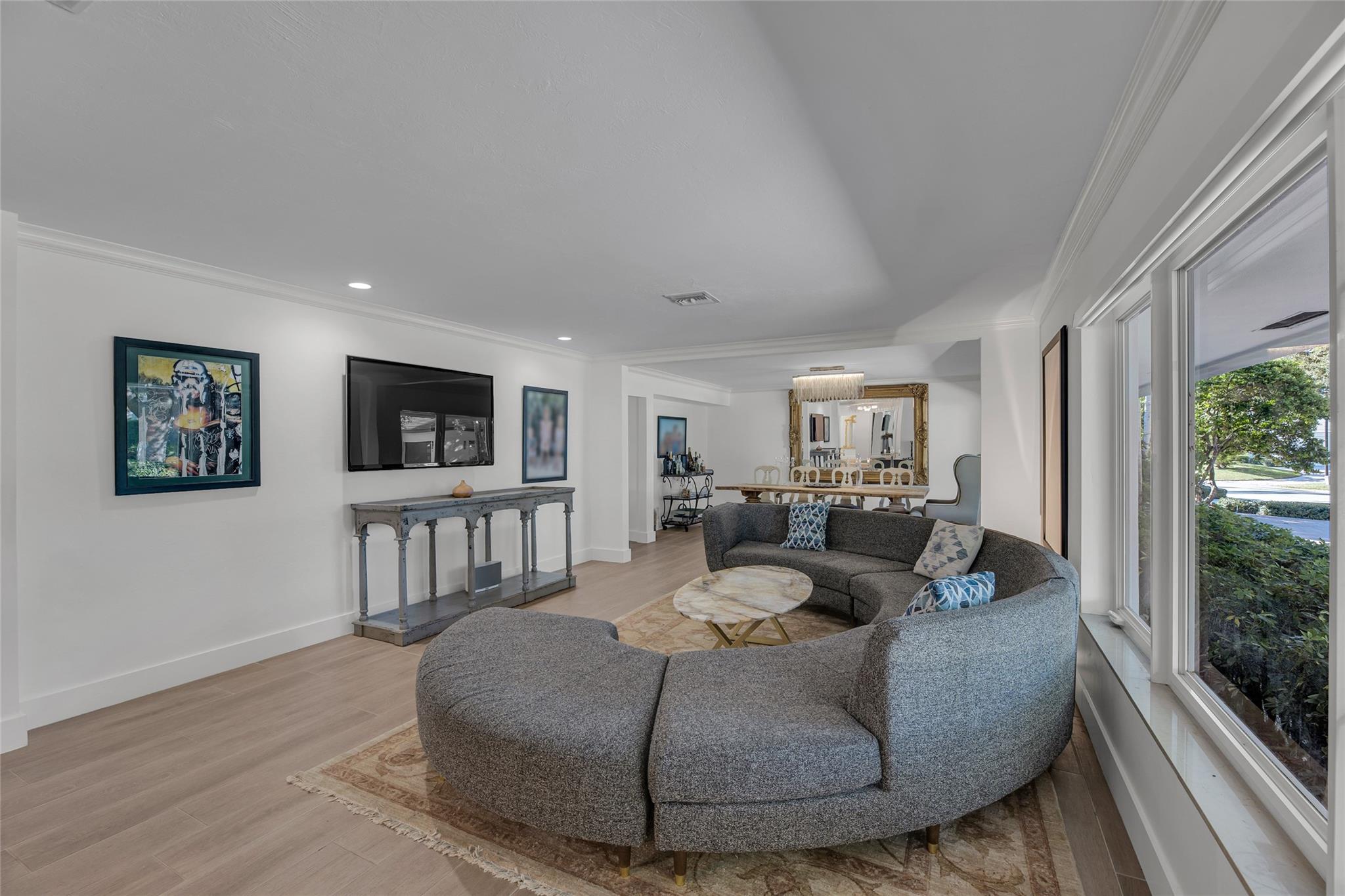 2 Mendota Ln Sea Ranch Lakes, FL 33308