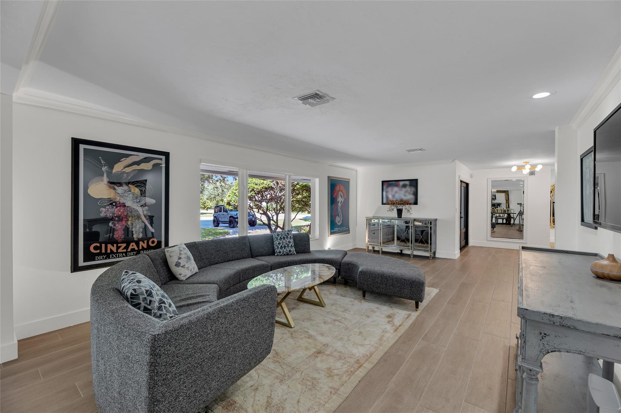 2 Mendota Ln Sea Ranch Lakes, FL 33308