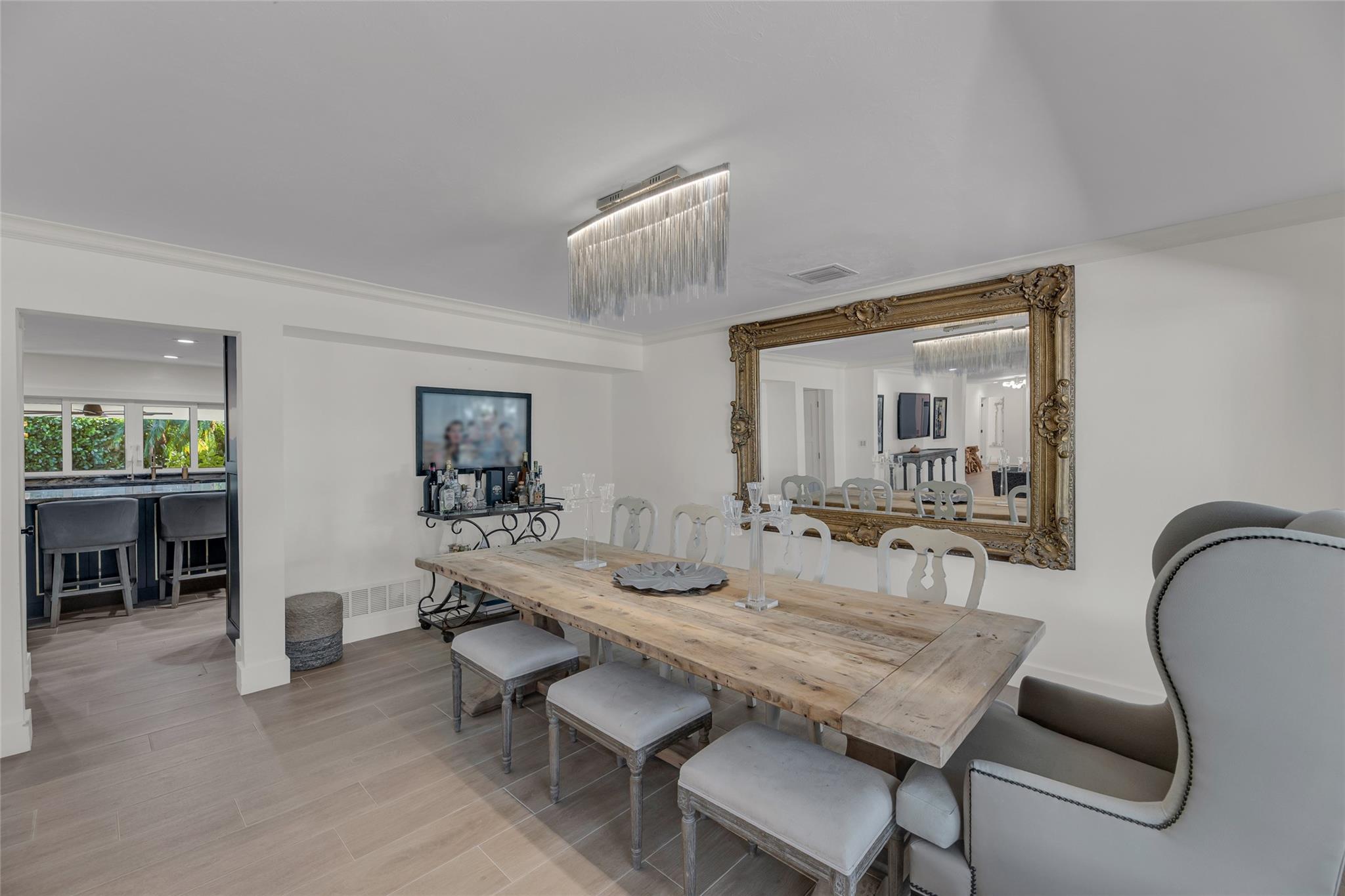 2 Mendota Ln Sea Ranch Lakes, FL 33308