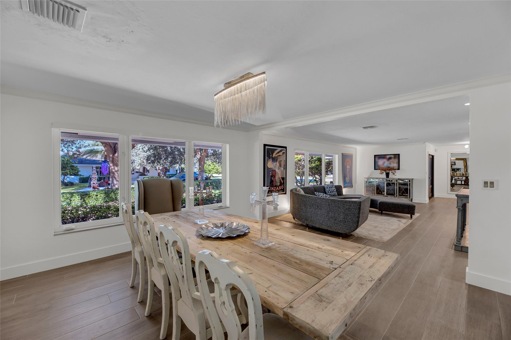 2 Mendota Ln Sea Ranch Lakes, FL 33308