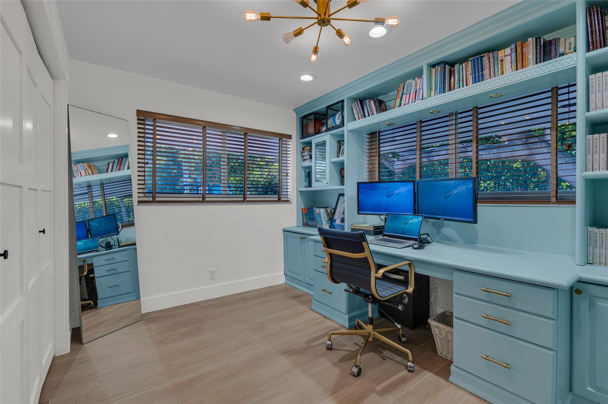 2 Mendota Ln Sea Ranch Lakes, FL 33308