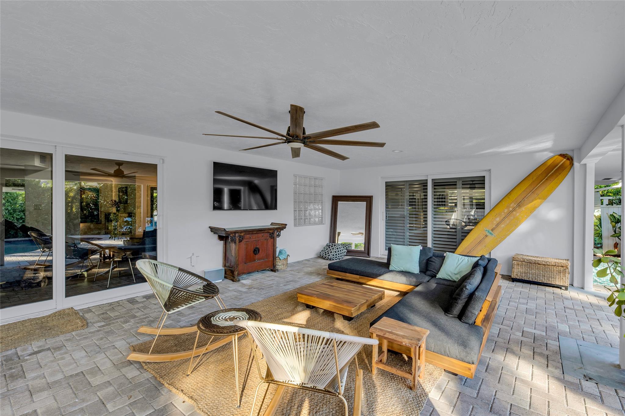 2 Mendota Ln Sea Ranch Lakes, FL 33308