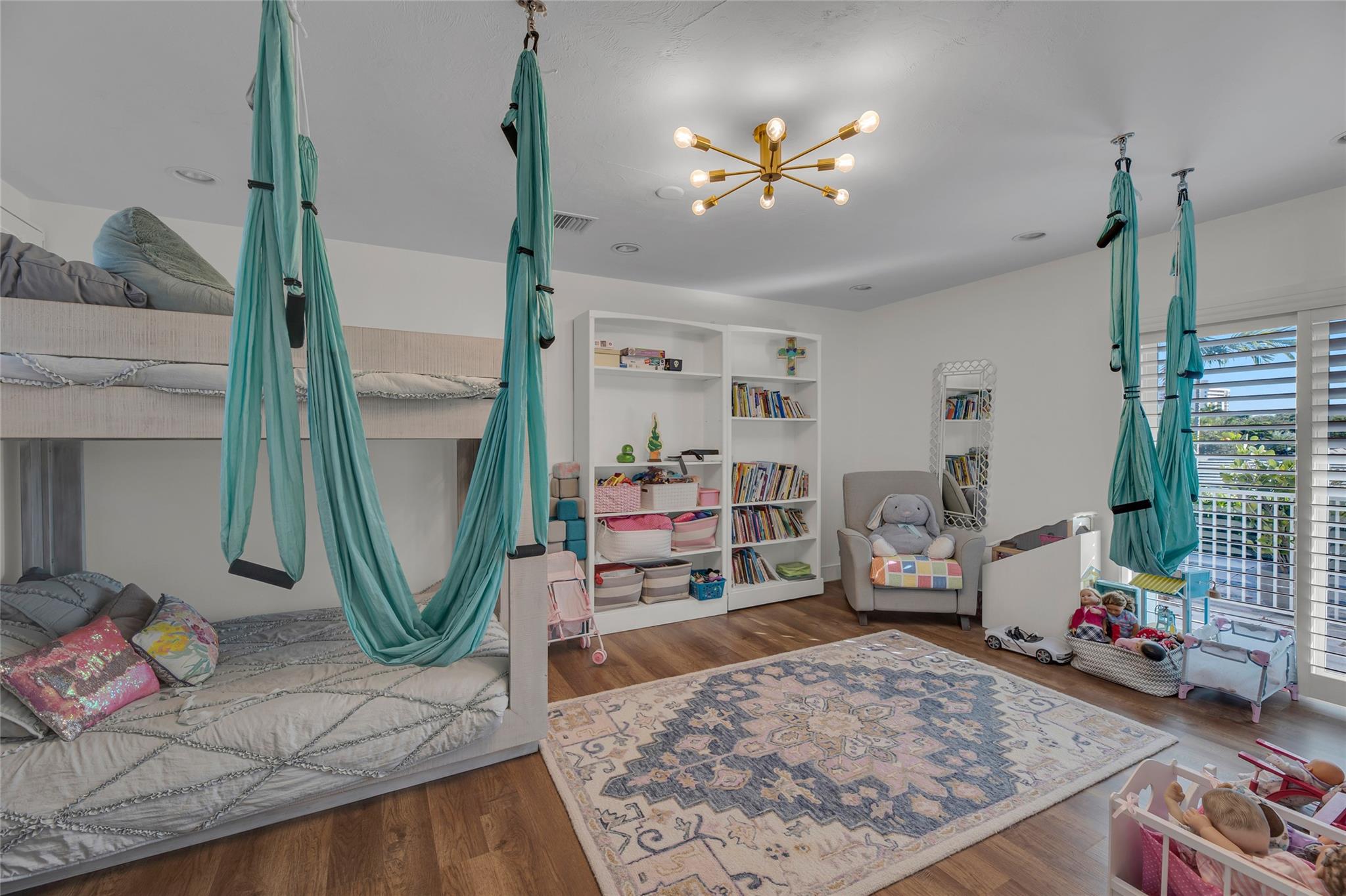 2 Mendota Ln Sea Ranch Lakes, FL 33308