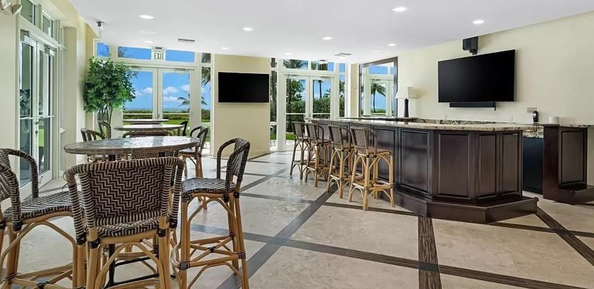 2 Mendota Ln Sea Ranch Lakes, FL 33308