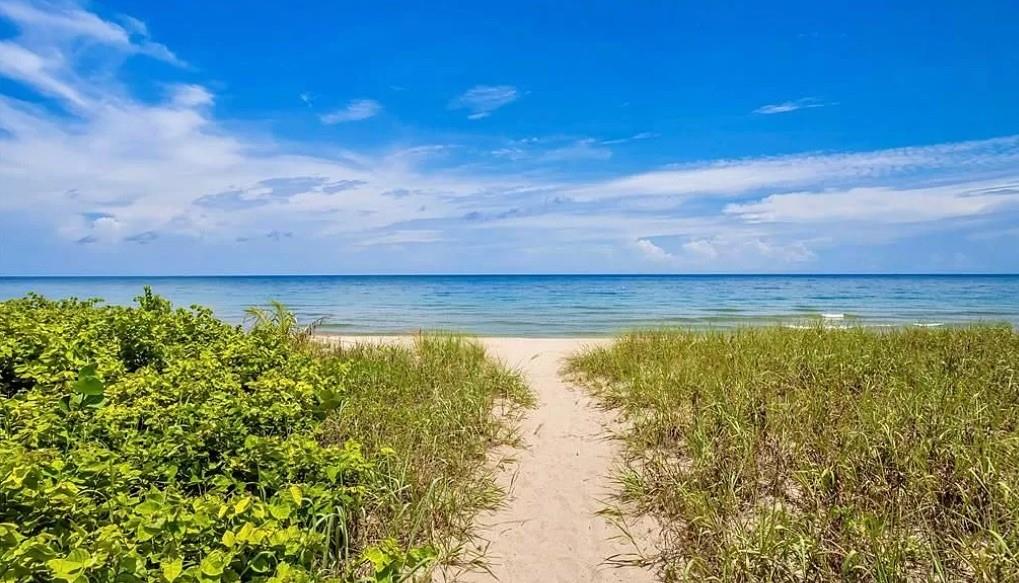 2 Mendota Ln Sea Ranch Lakes, FL 33308