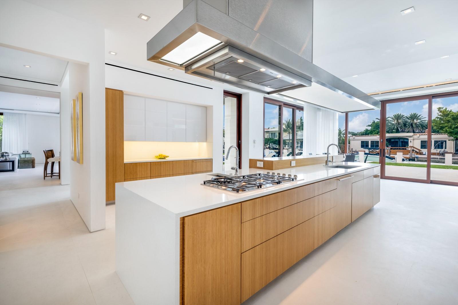 10 Pelican Dr Fort Lauderdale, FL 33301 10 Pelican Dr Fort Lauderdale, FL 33301