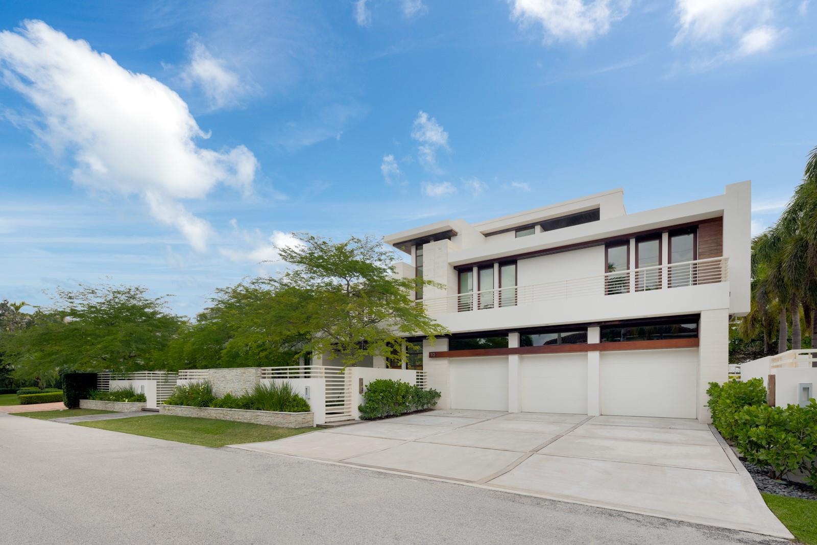 10 Pelican Dr Fort Lauderdale, FL 33301 10 Pelican Dr Fort Lauderdale, FL 33301