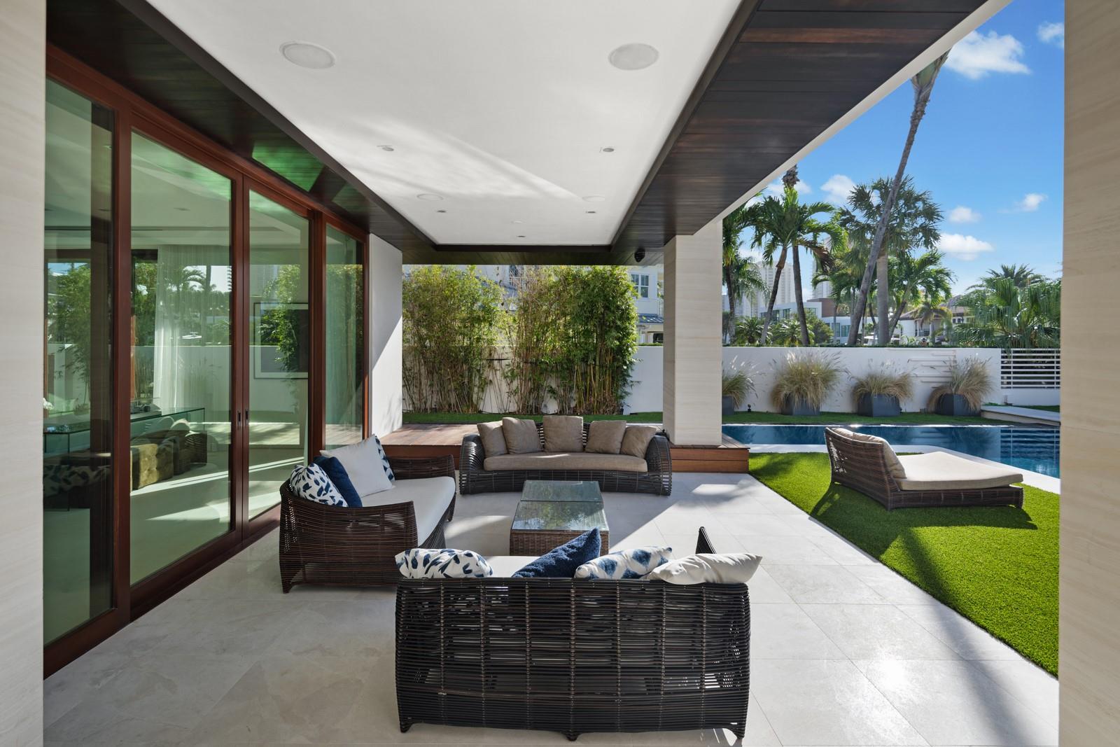 10 Pelican Dr Fort Lauderdale, FL 33301 10 Pelican Dr Fort Lauderdale, FL 33301