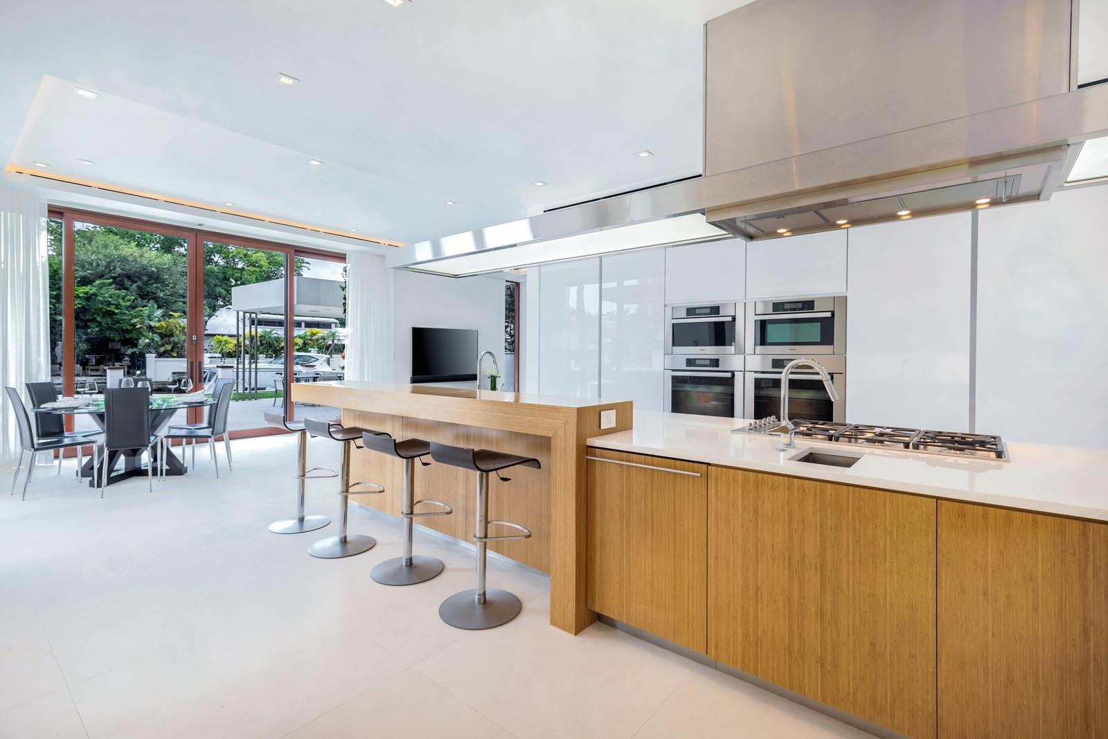 10 Pelican Dr Fort Lauderdale, FL 33301 10 Pelican Dr Fort Lauderdale, FL 33301