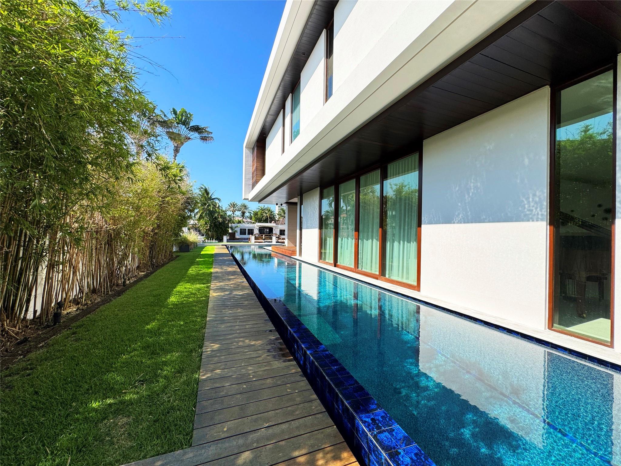 10 Pelican Dr Fort Lauderdale, FL 33301 10 Pelican Dr Fort Lauderdale, FL 33301