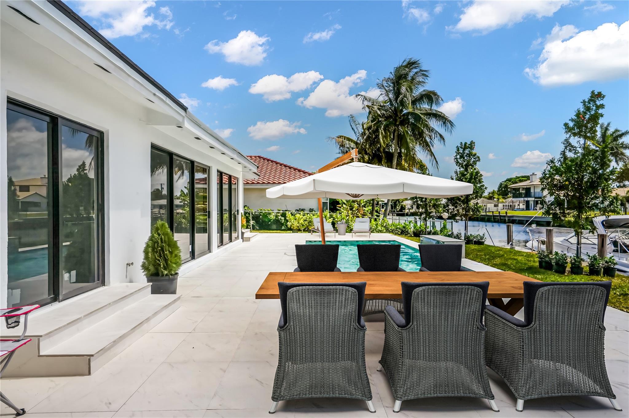 5641 Bayview Dr Fort Lauderdale, FL 33308