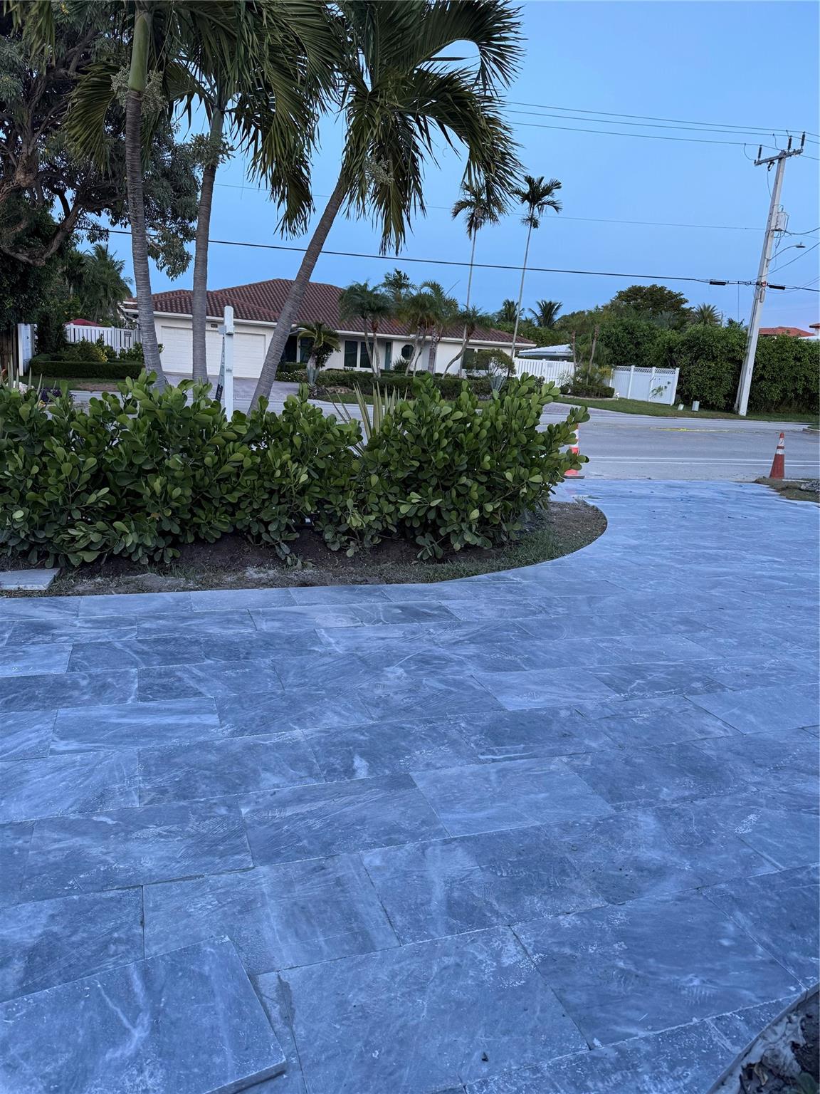 5641 Bayview Dr Fort Lauderdale, FL 33308