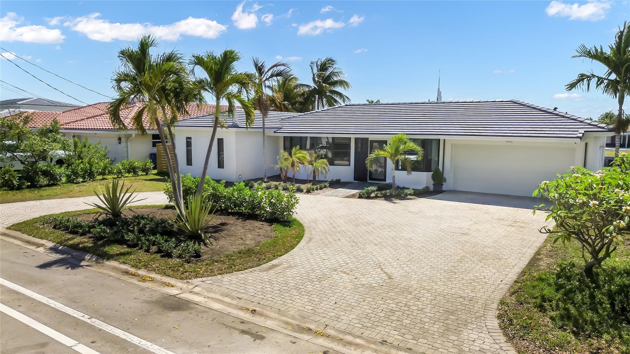 5641 Bayview Dr Fort Lauderdale, FL 33308
