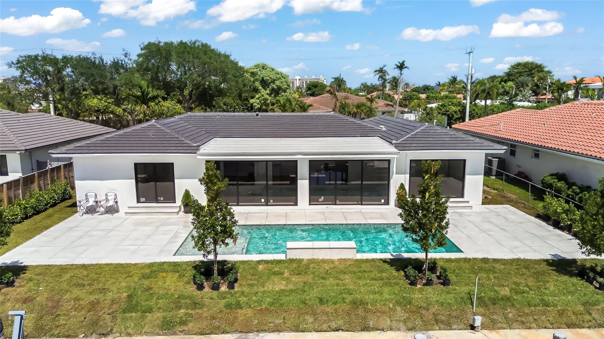 5641 Bayview Dr Fort Lauderdale, FL 33308