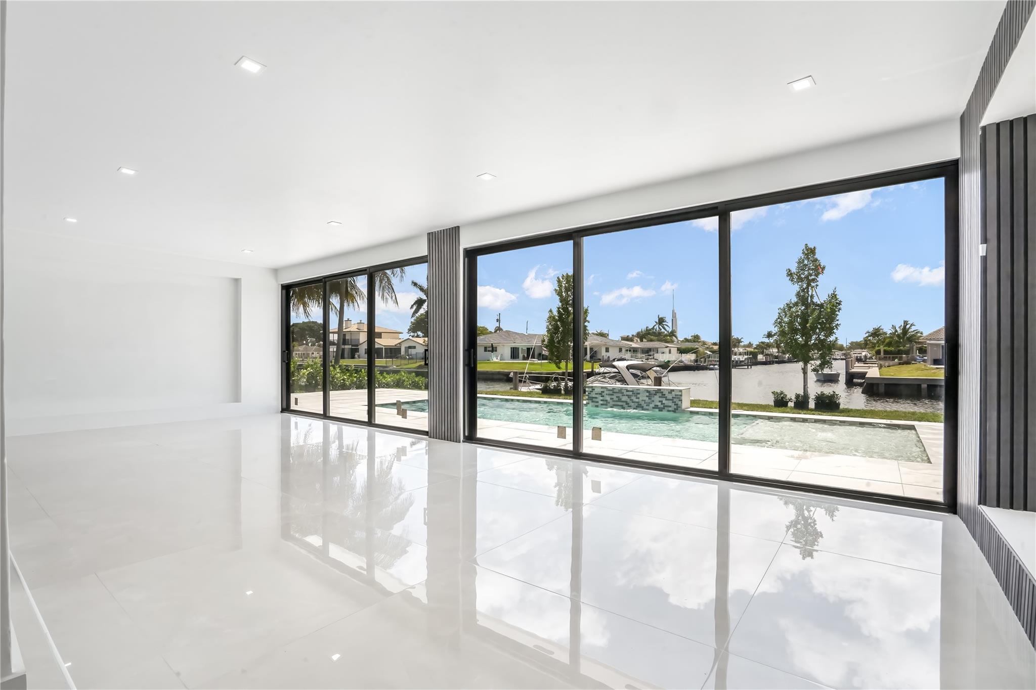 5641 Bayview Dr Fort Lauderdale, FL 33308