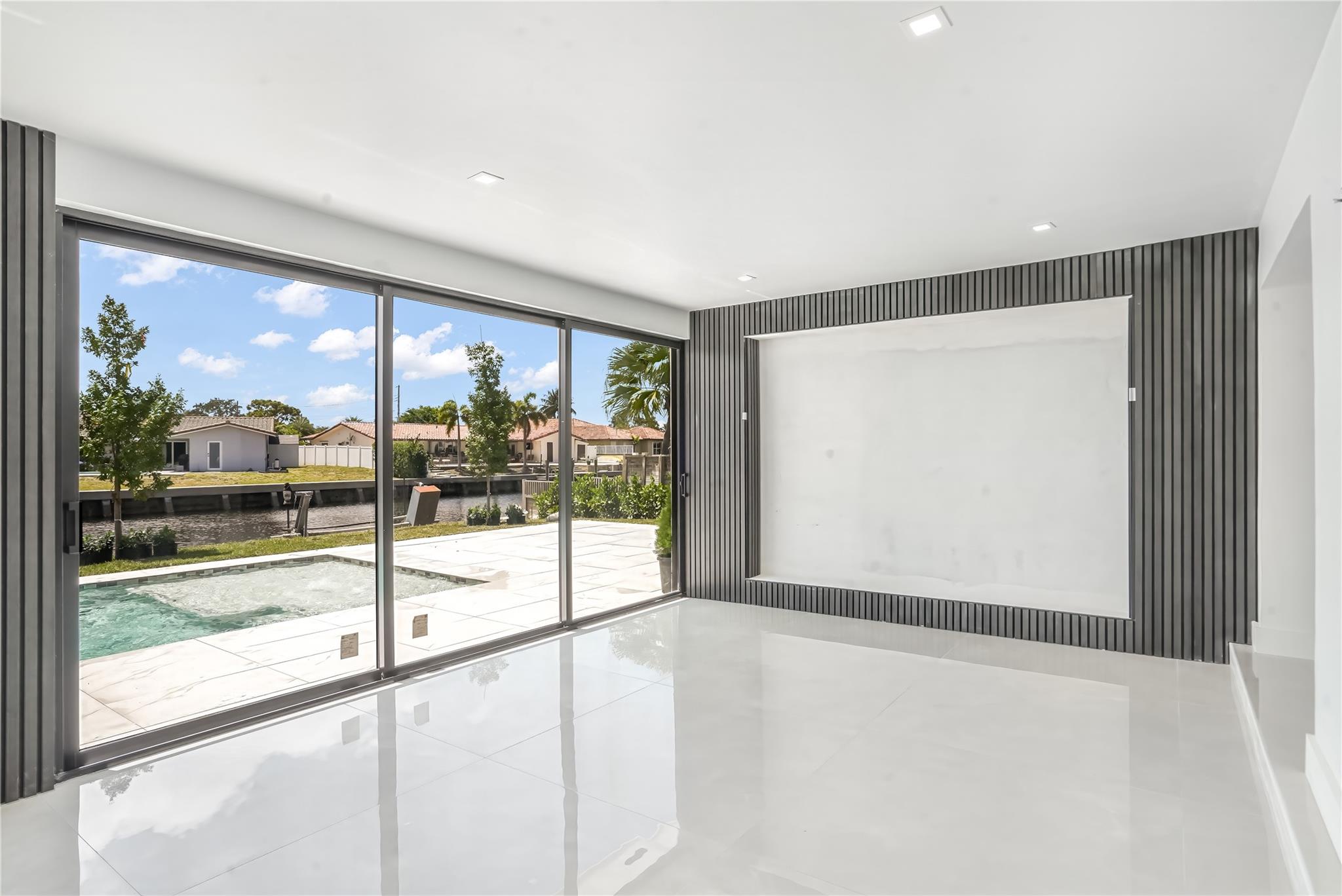 5641 Bayview Dr Fort Lauderdale, FL 33308