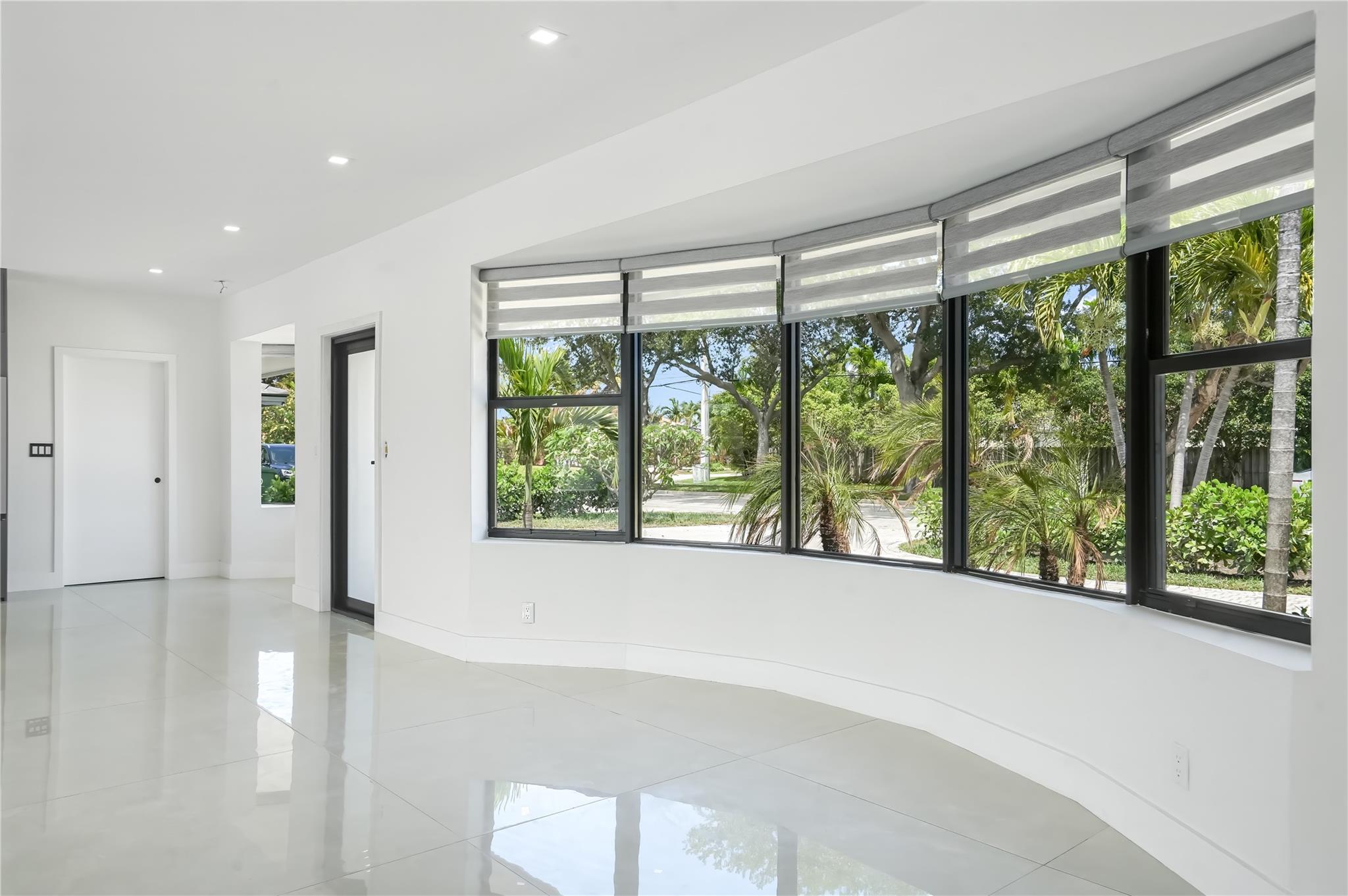 5641 Bayview Dr Fort Lauderdale, FL 33308